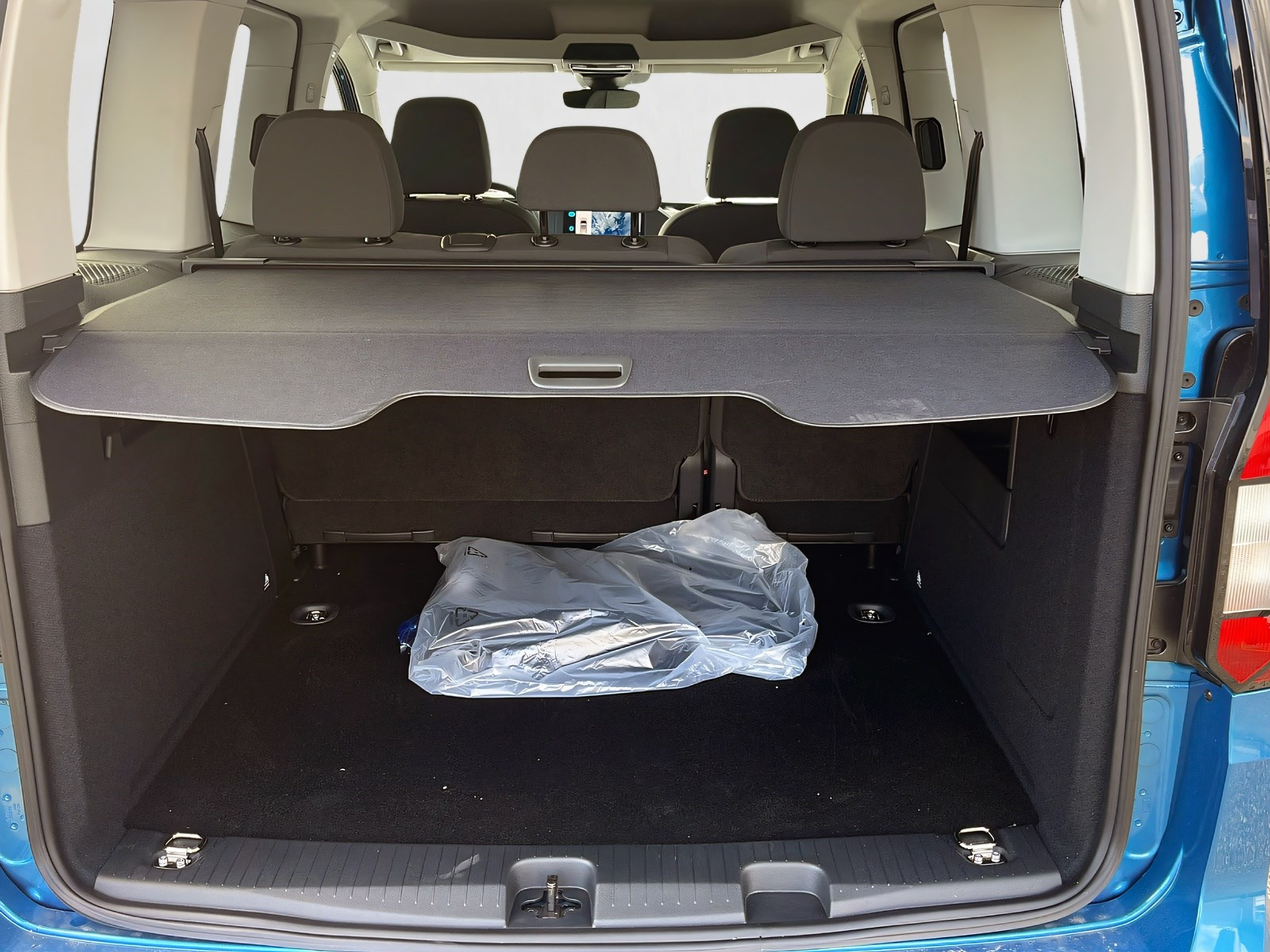 listing desktop thumbnail image 11