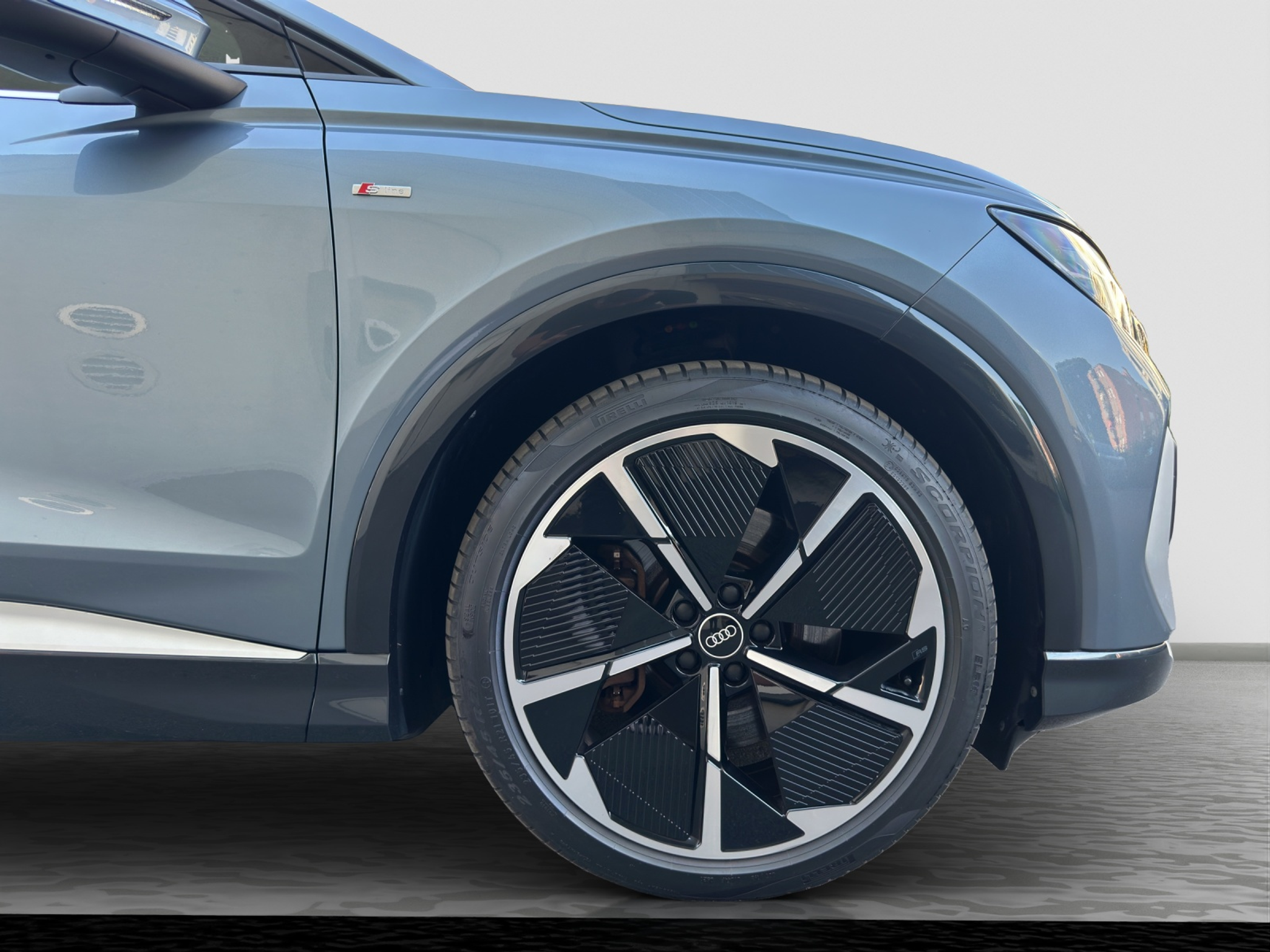 listing desktop thumbnail image 4