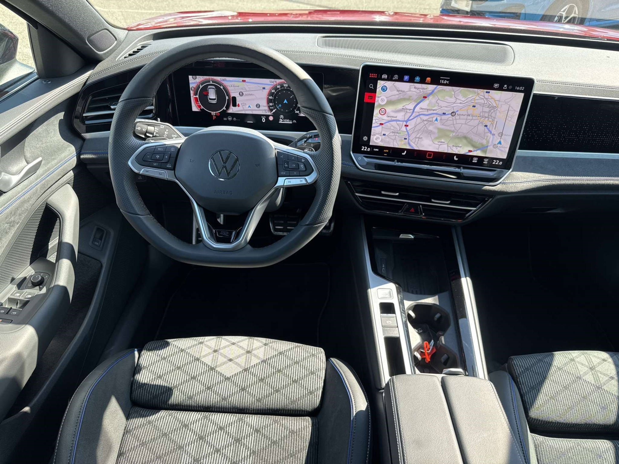 listing desktop thumbnail image 4