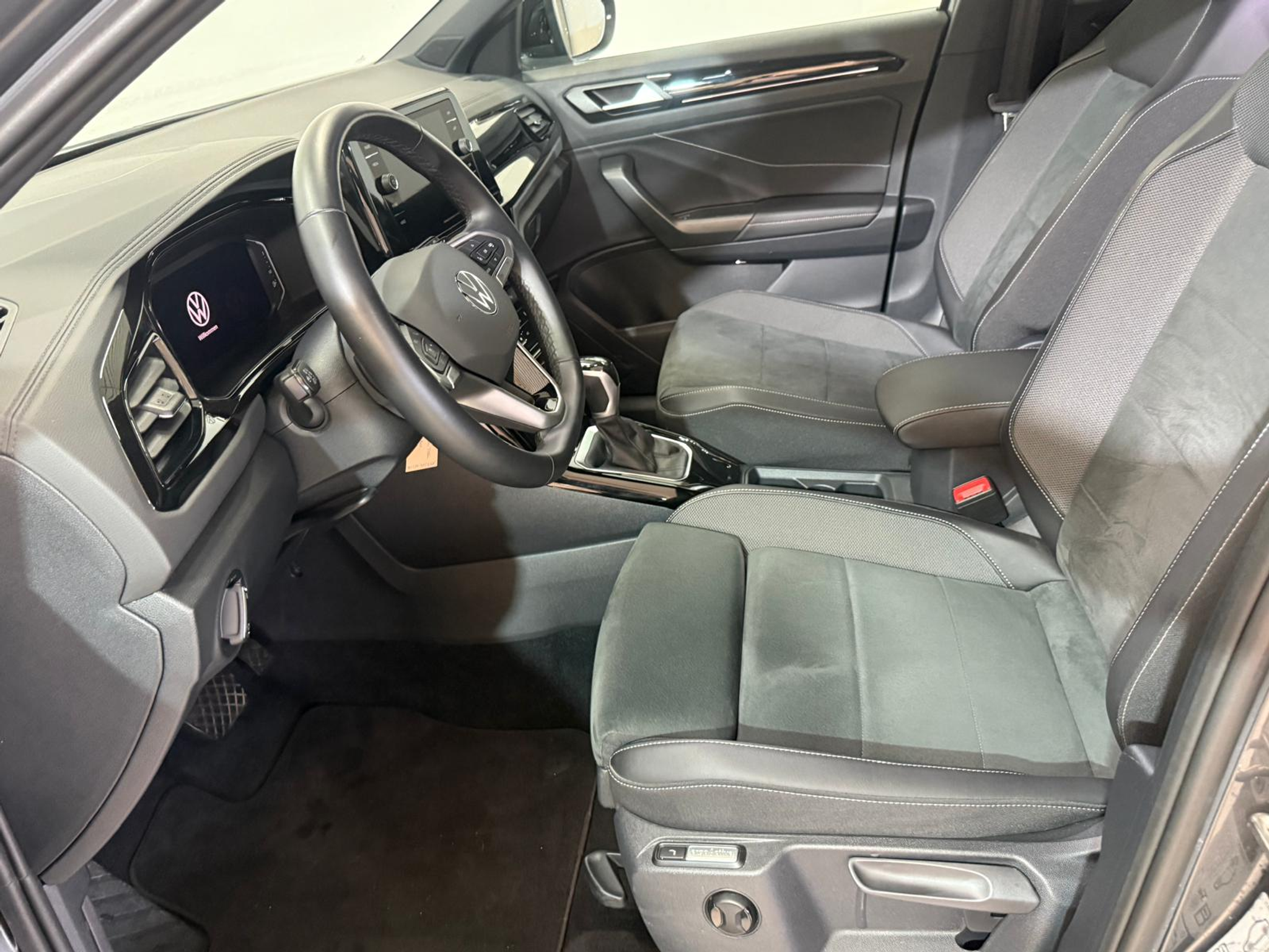 listing desktop thumbnail image 9