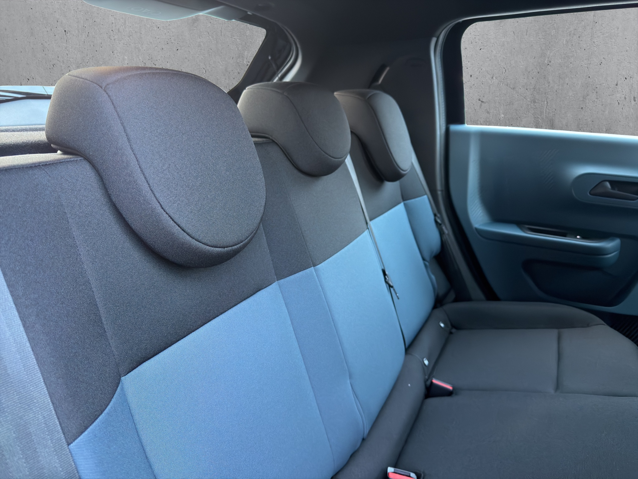 listing desktop thumbnail image 12