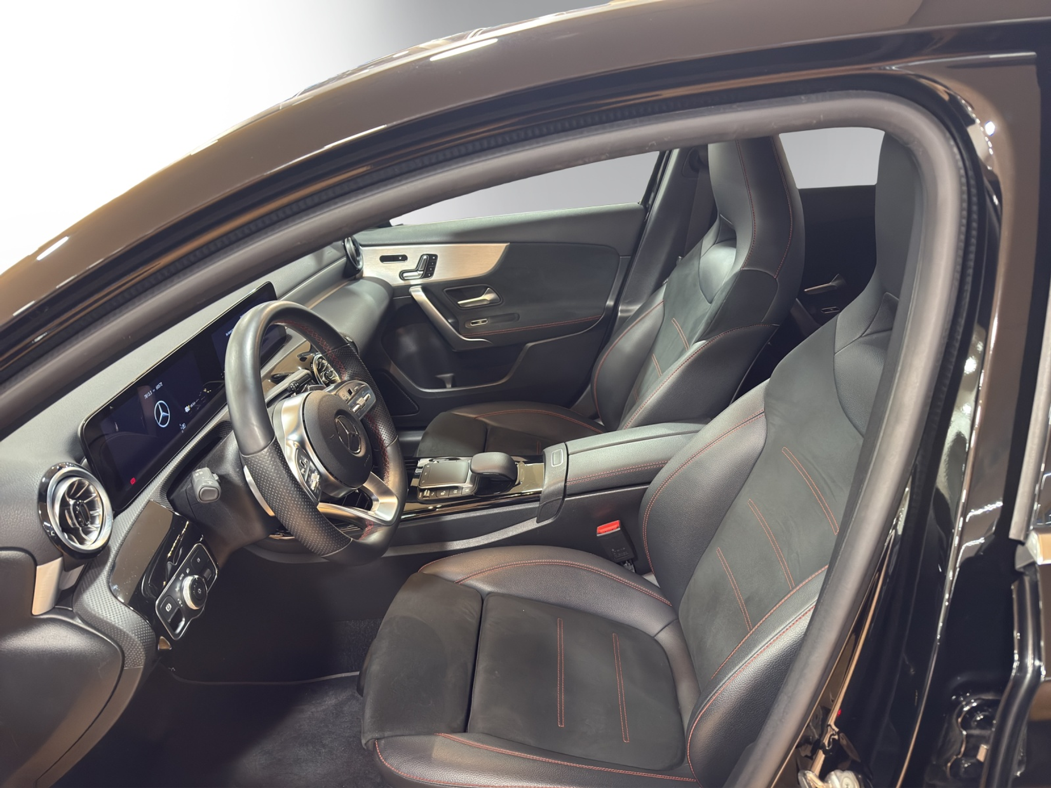 listing desktop thumbnail image 4