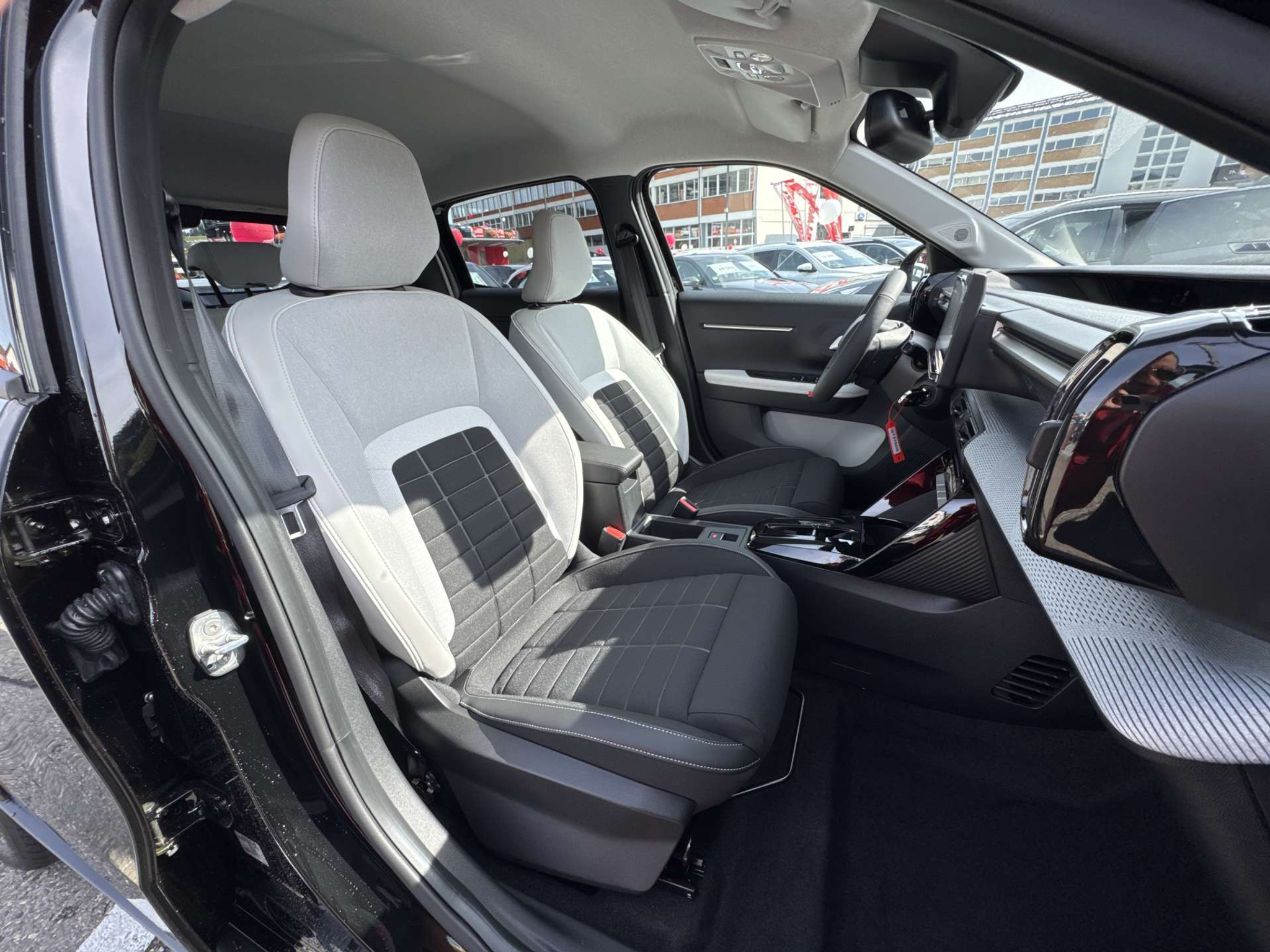 listing desktop thumbnail image 11