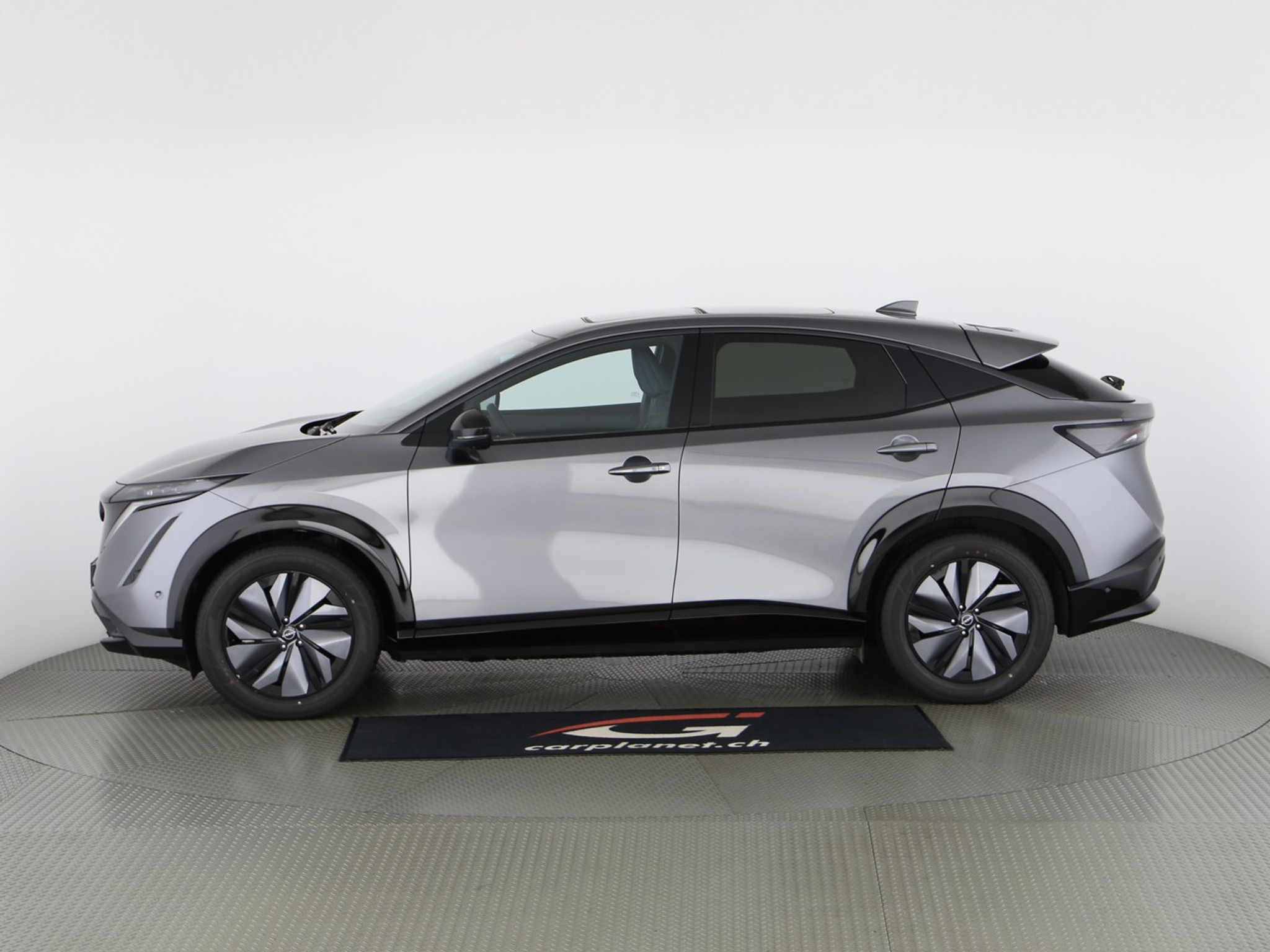 listing desktop thumbnail image 1