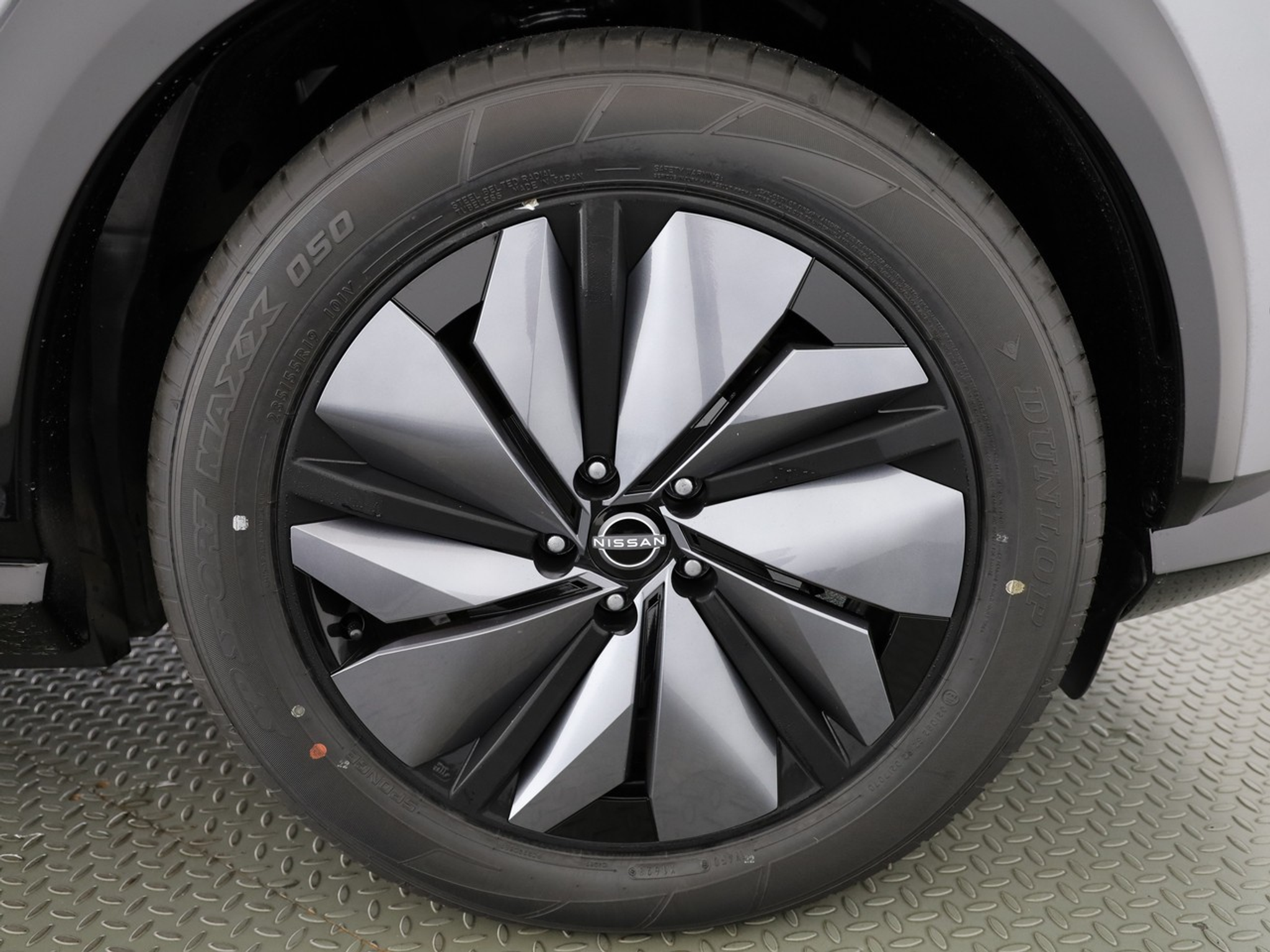 listing desktop thumbnail image 3