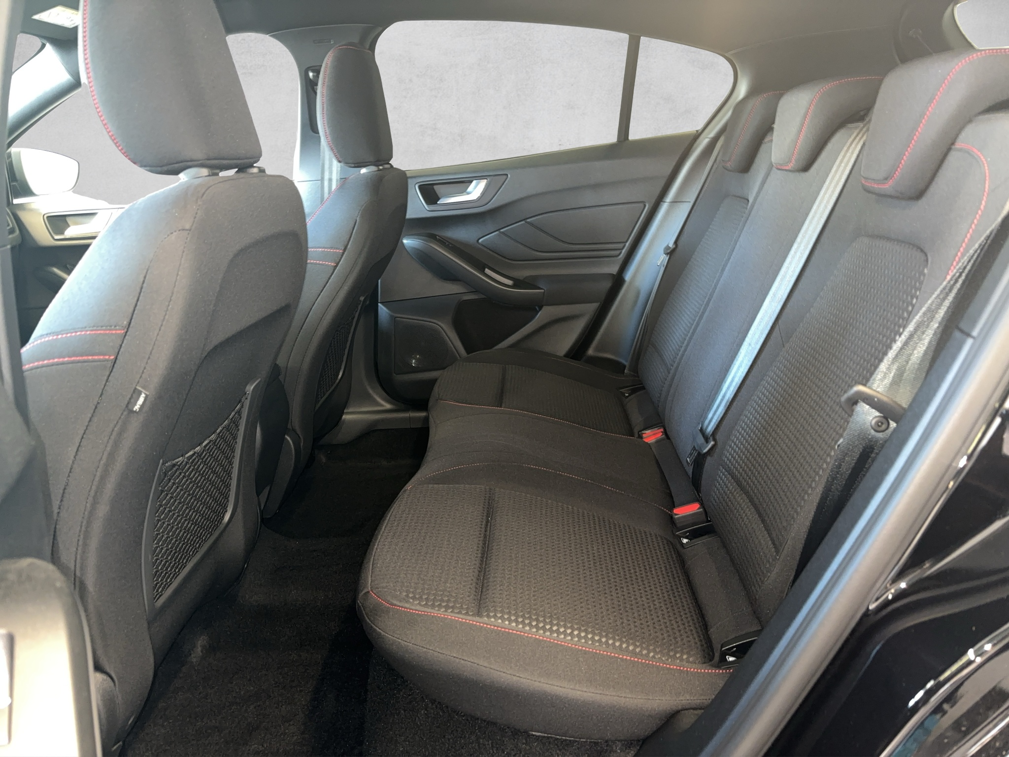 listing desktop thumbnail image 9