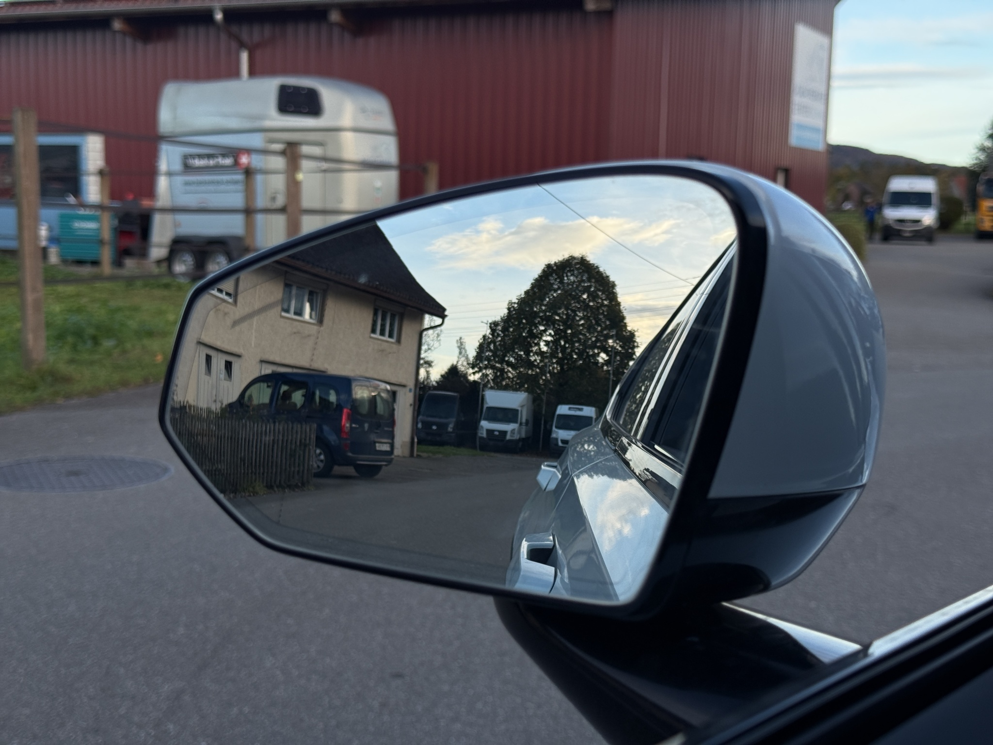 listing desktop thumbnail image 25