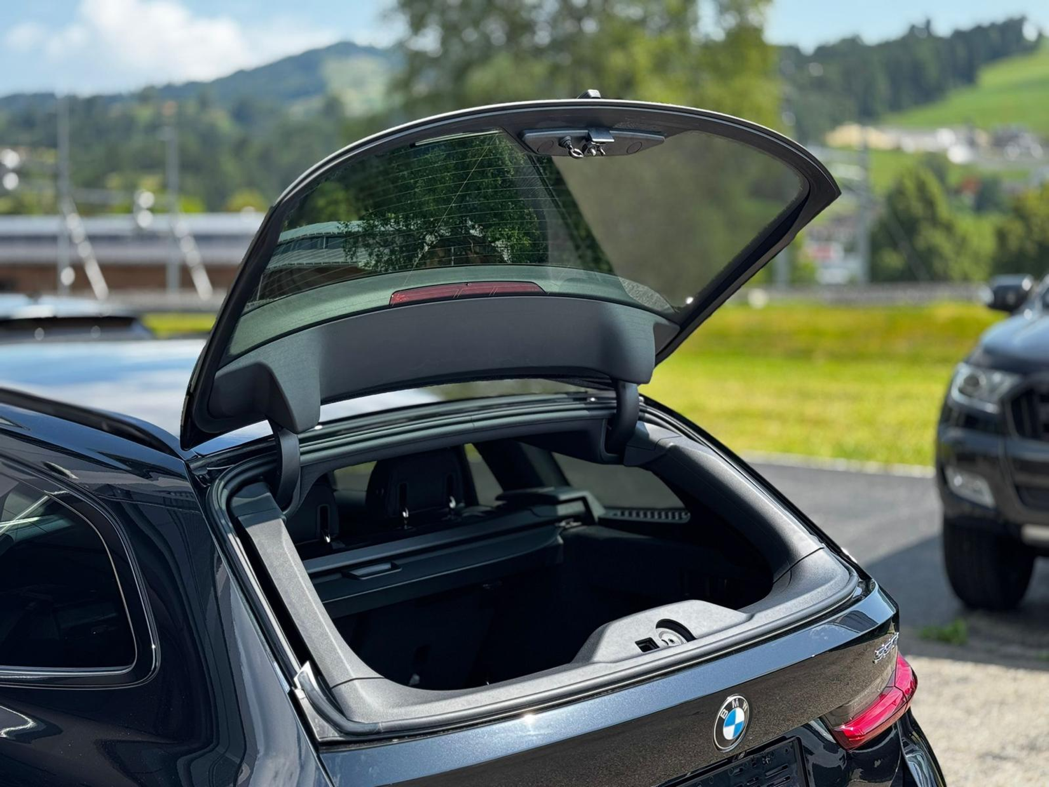 listing desktop thumbnail image 6