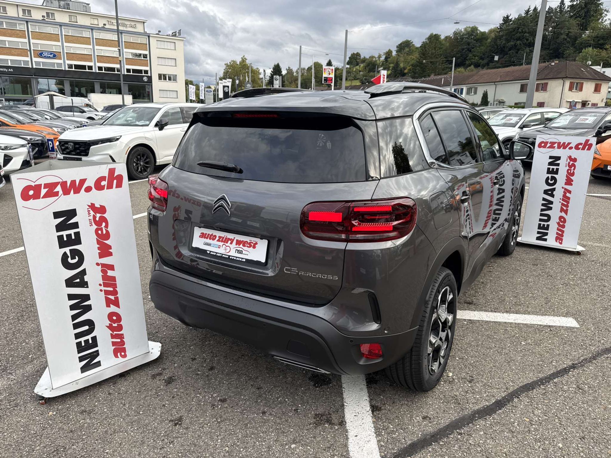 listing desktop thumbnail image 2