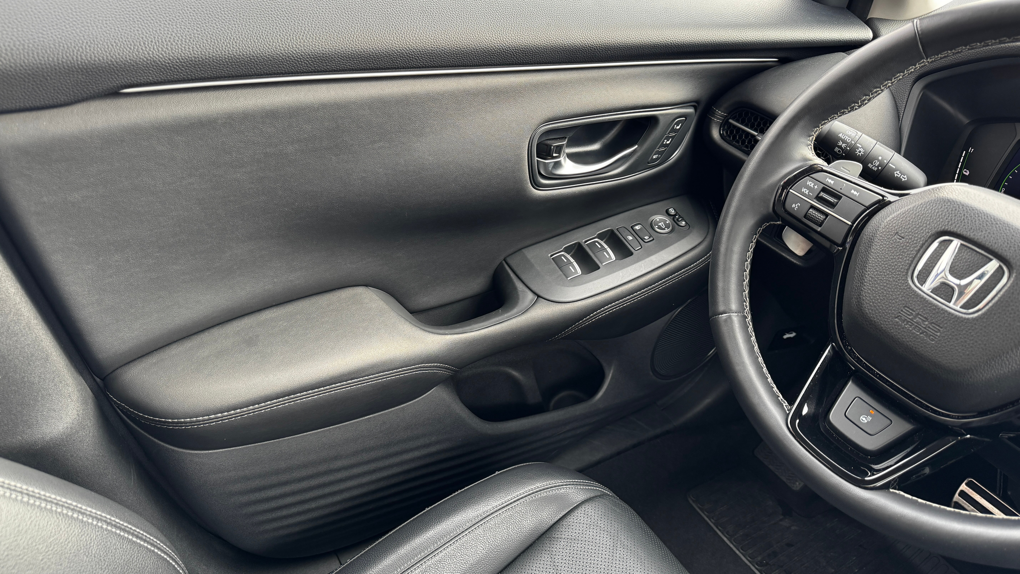 listing desktop thumbnail image 9