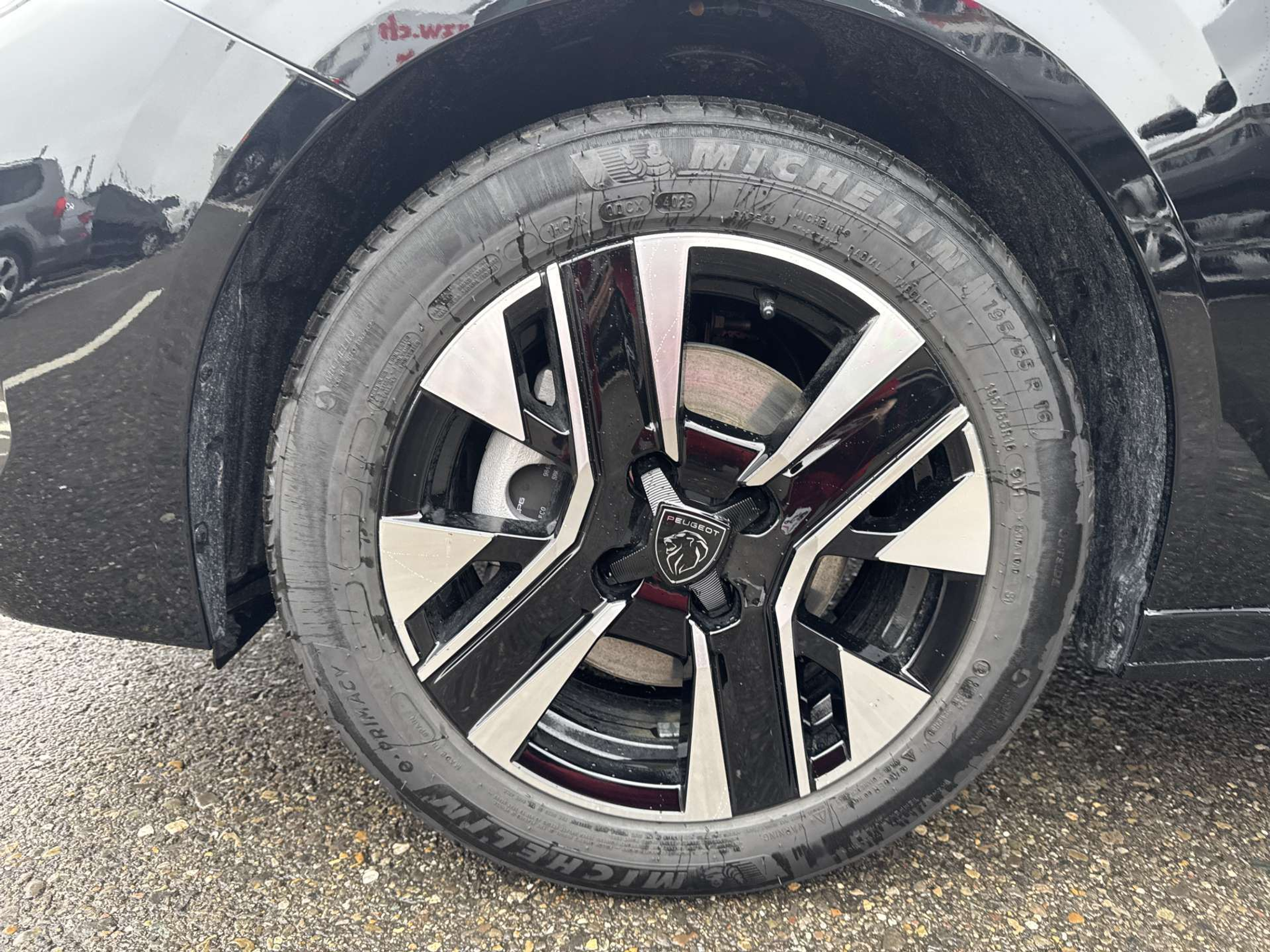 listing desktop thumbnail image 8