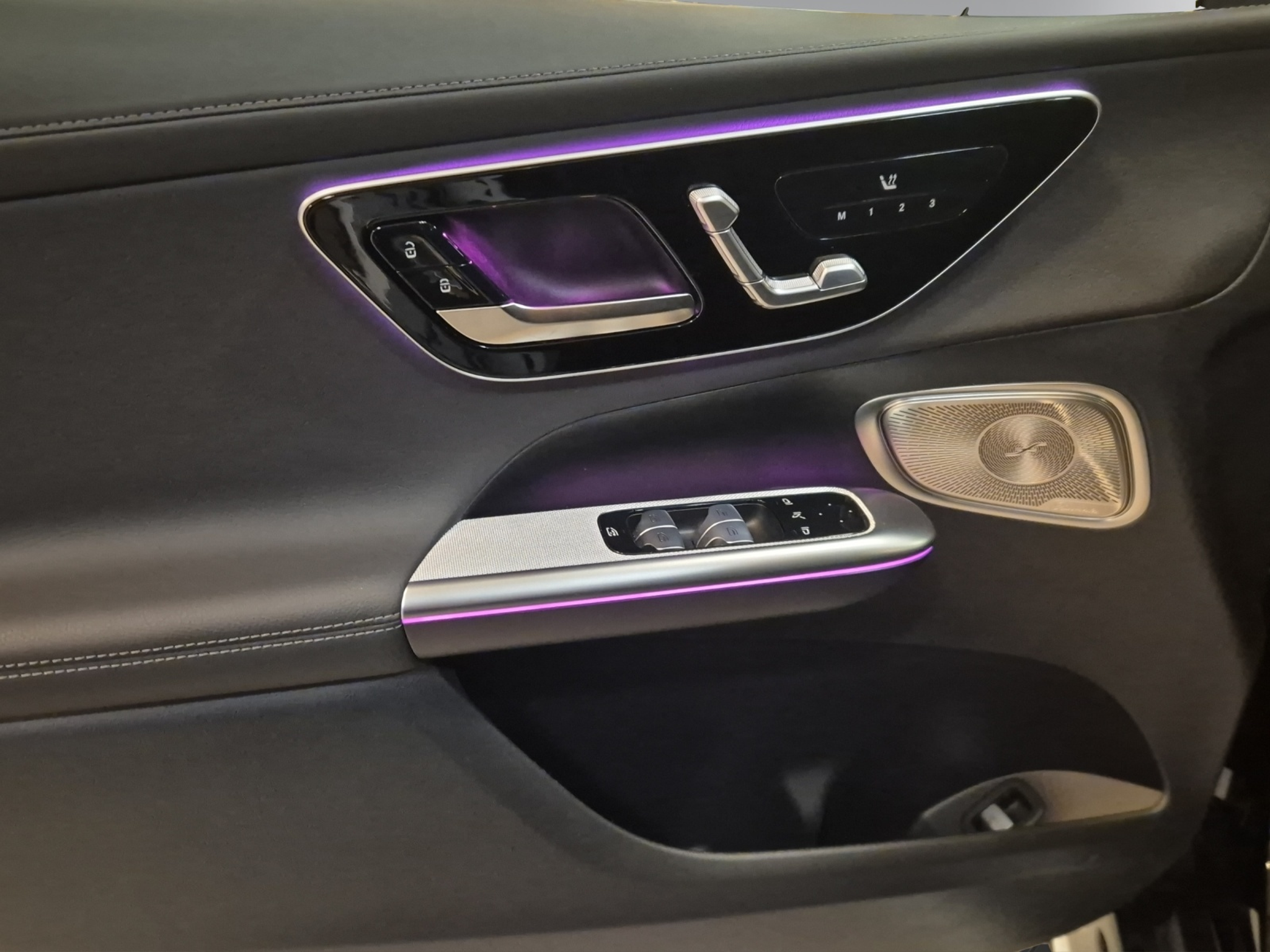 listing desktop thumbnail image 7