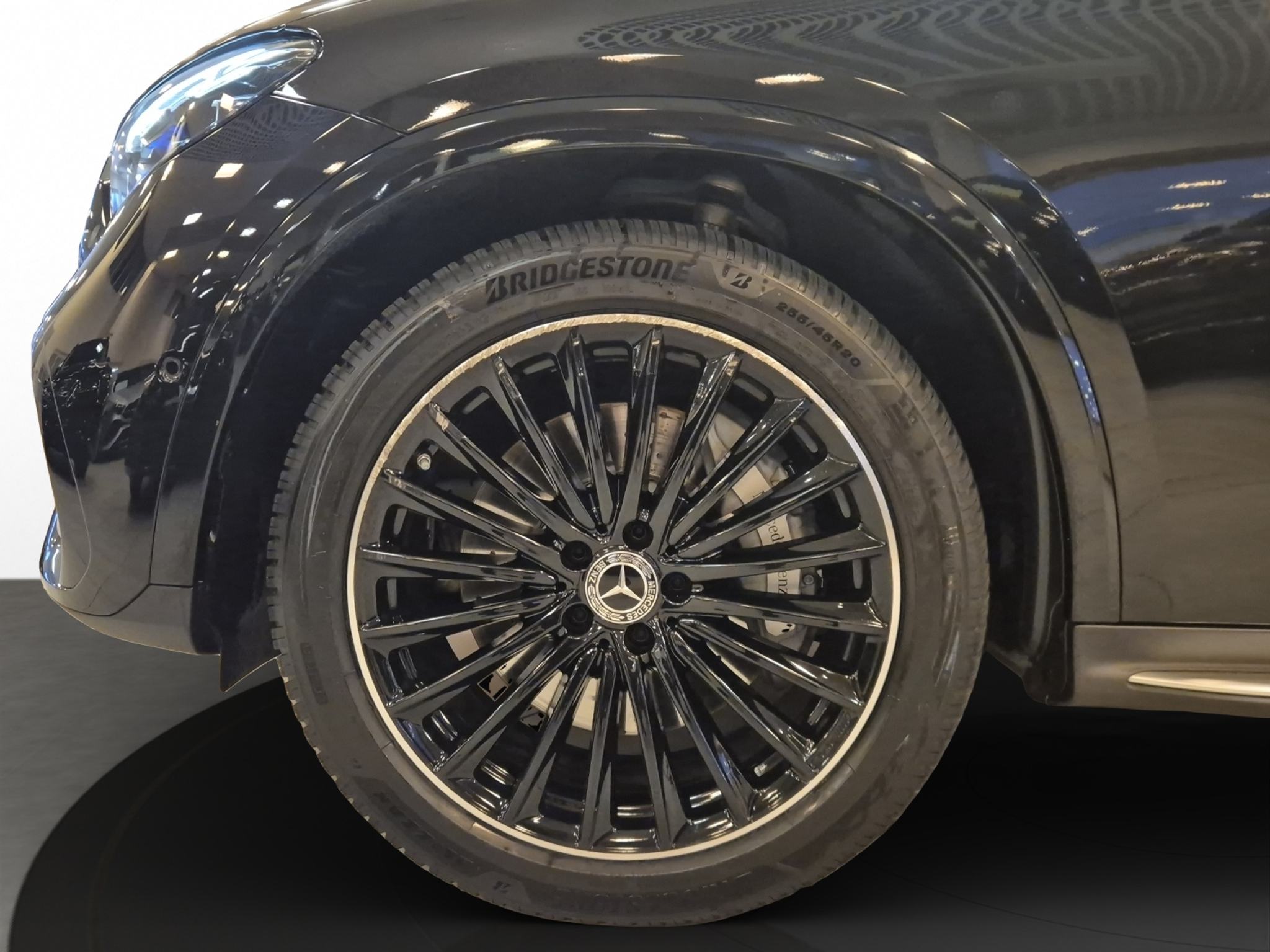 listing desktop thumbnail image 3