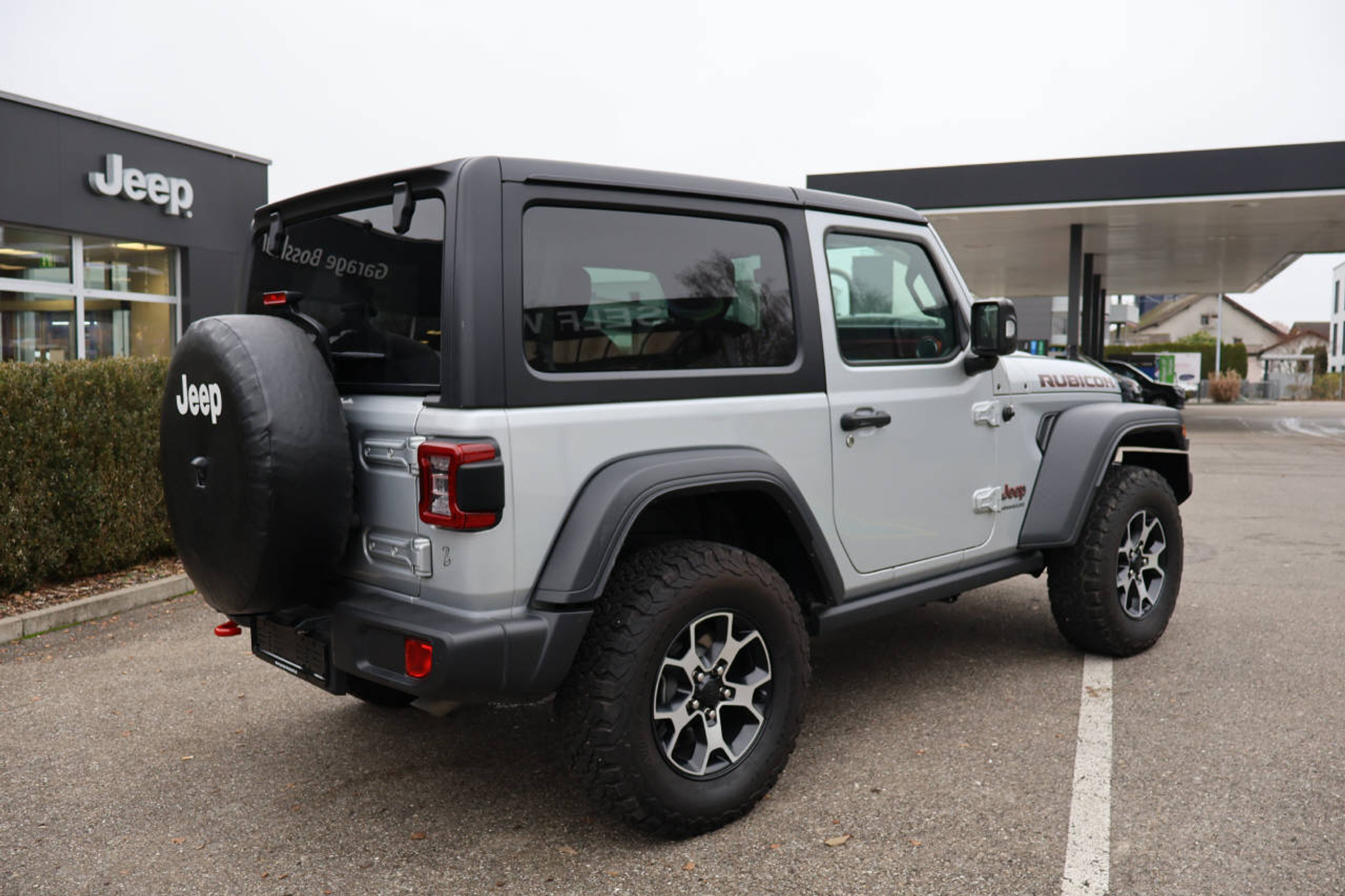 listing desktop thumbnail image 2