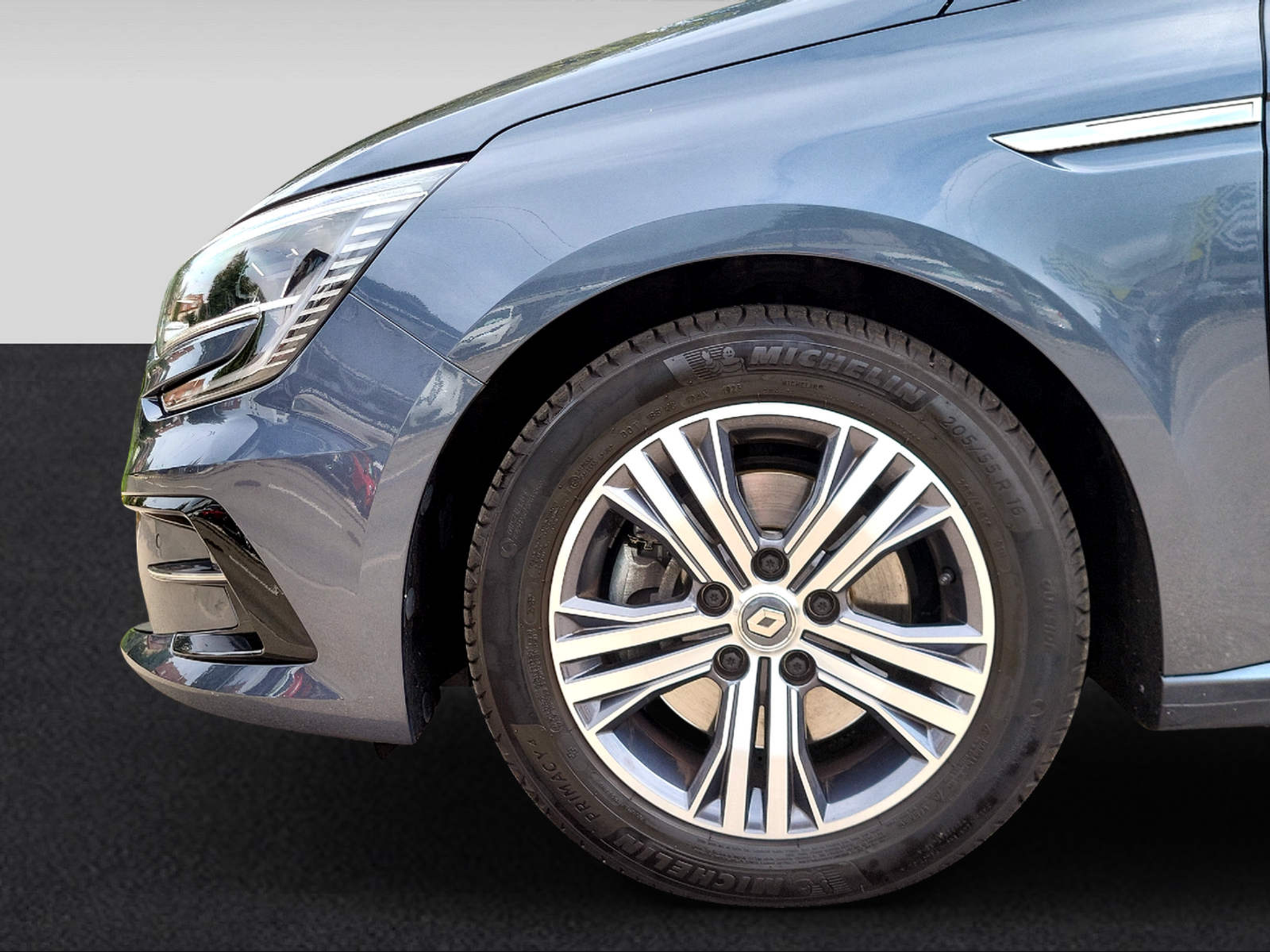 listing desktop thumbnail image 8