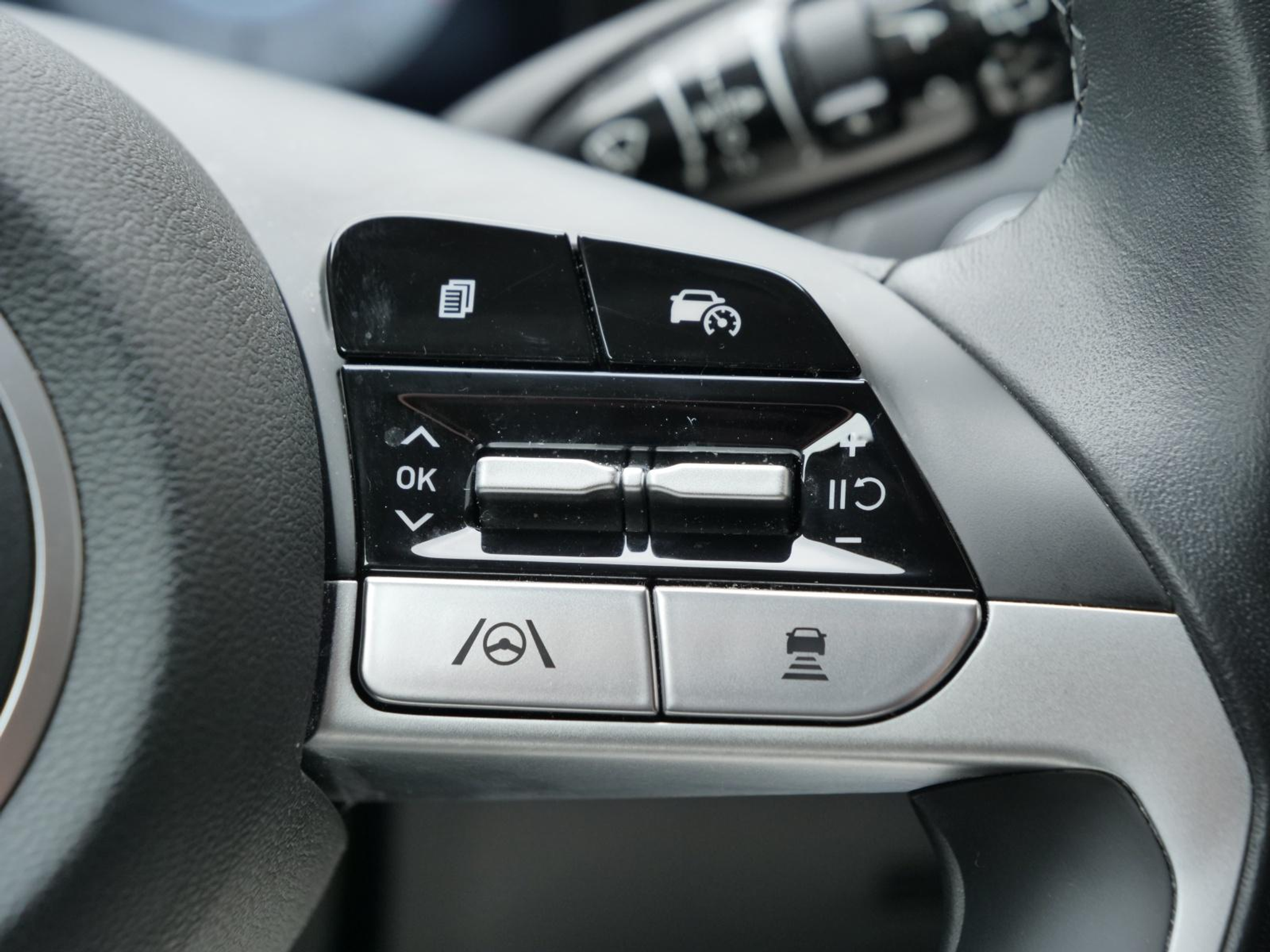 listing desktop thumbnail image 23