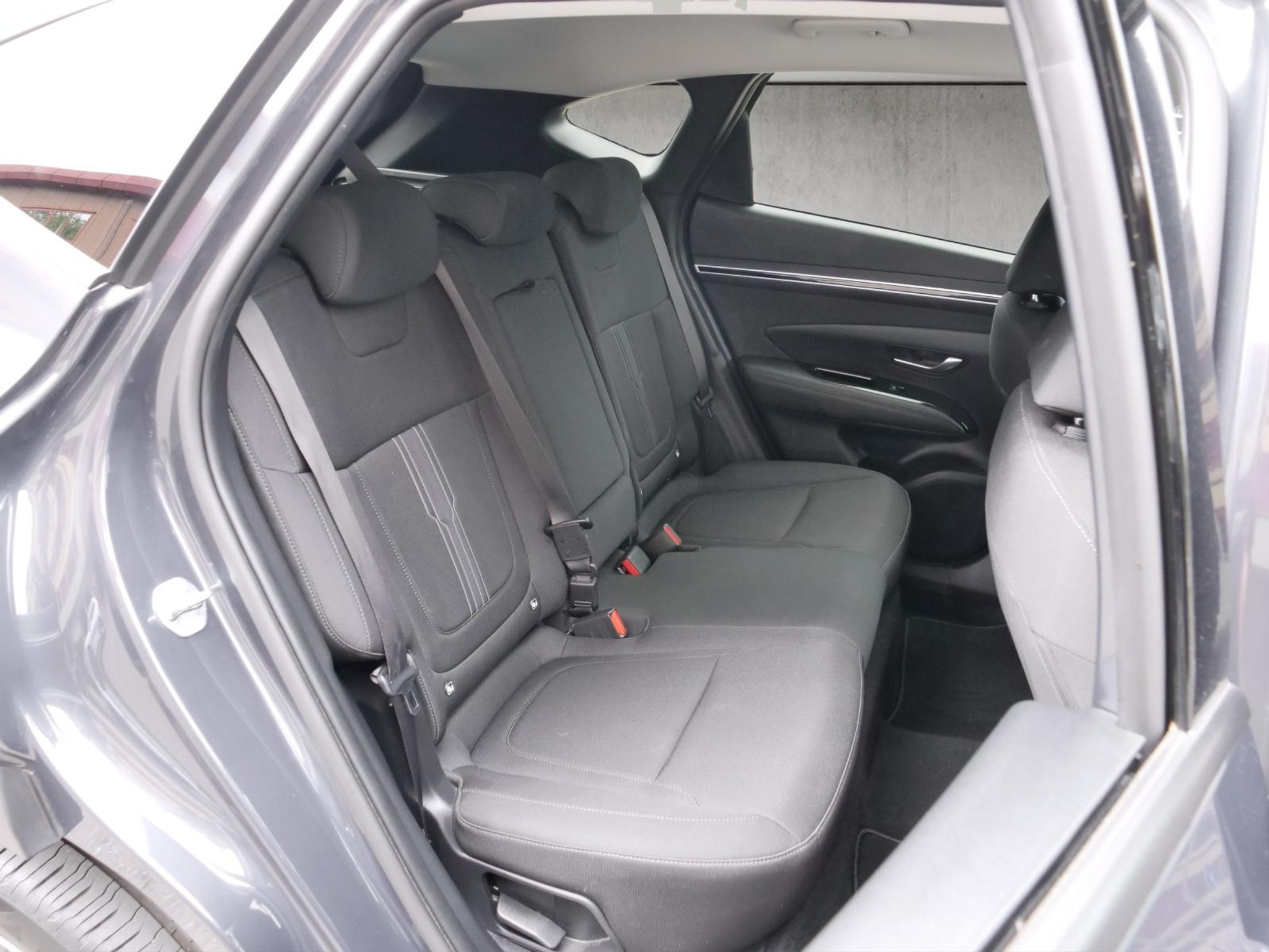 listing desktop thumbnail image 17