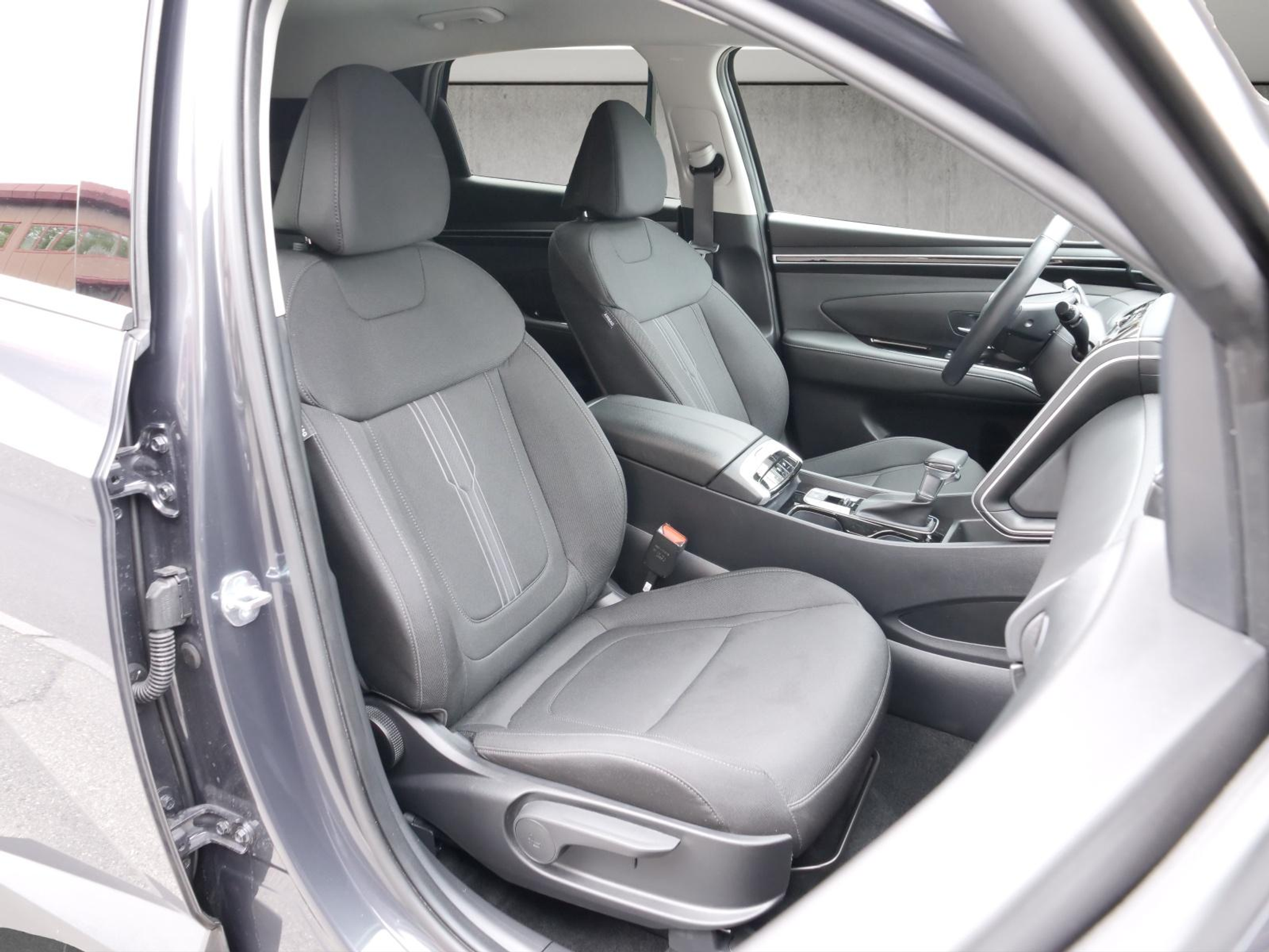 listing desktop thumbnail image 15