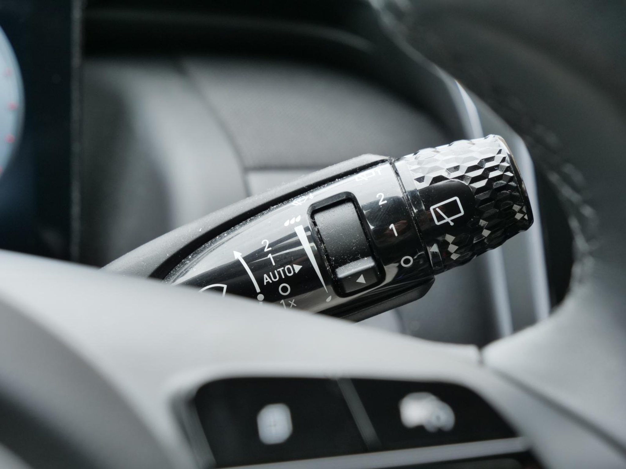 listing desktop thumbnail image 22