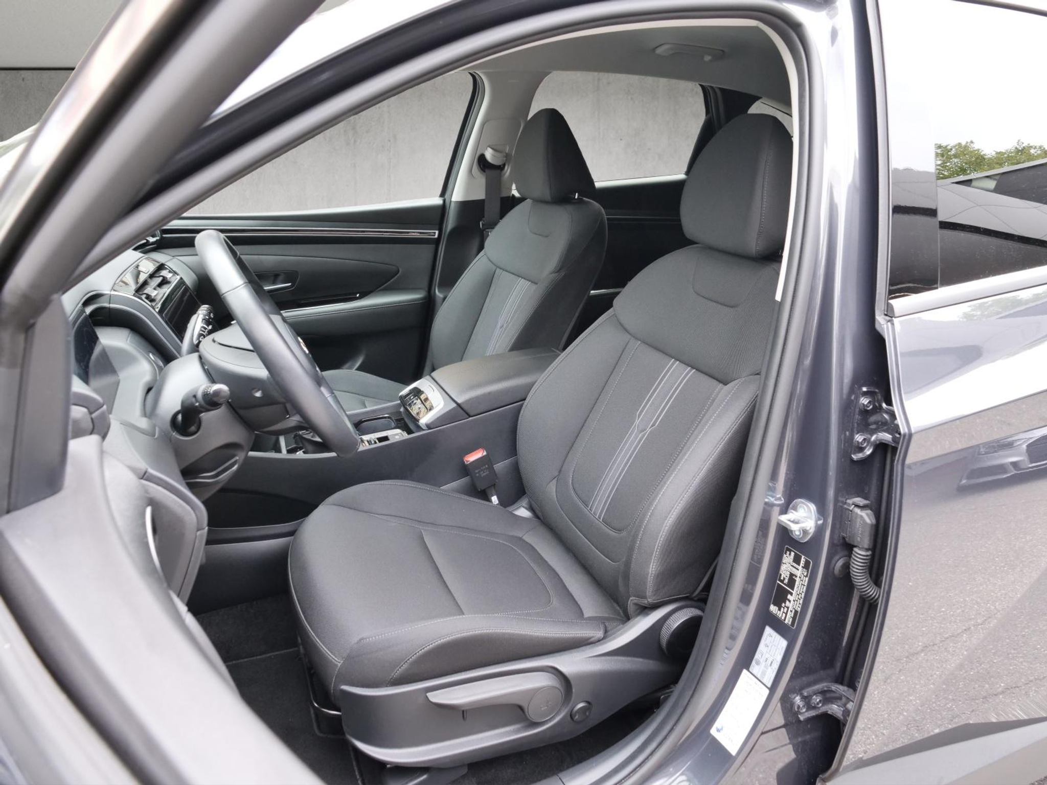 listing desktop thumbnail image 6