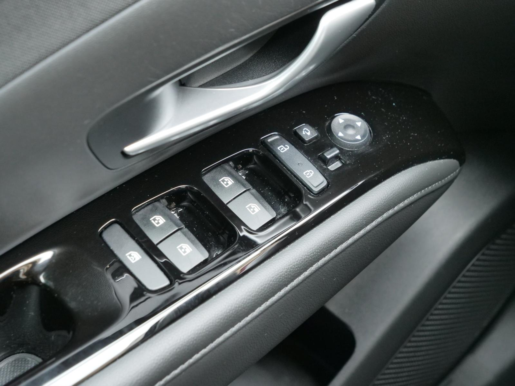 listing desktop thumbnail image 7