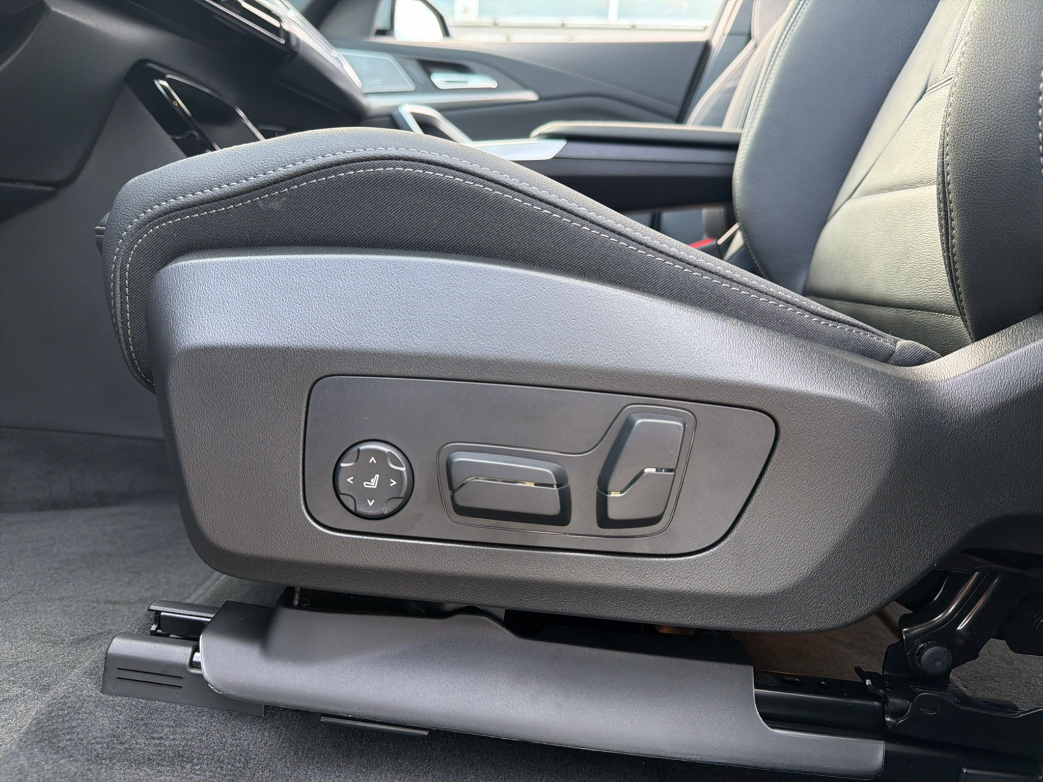 listing desktop thumbnail image 14