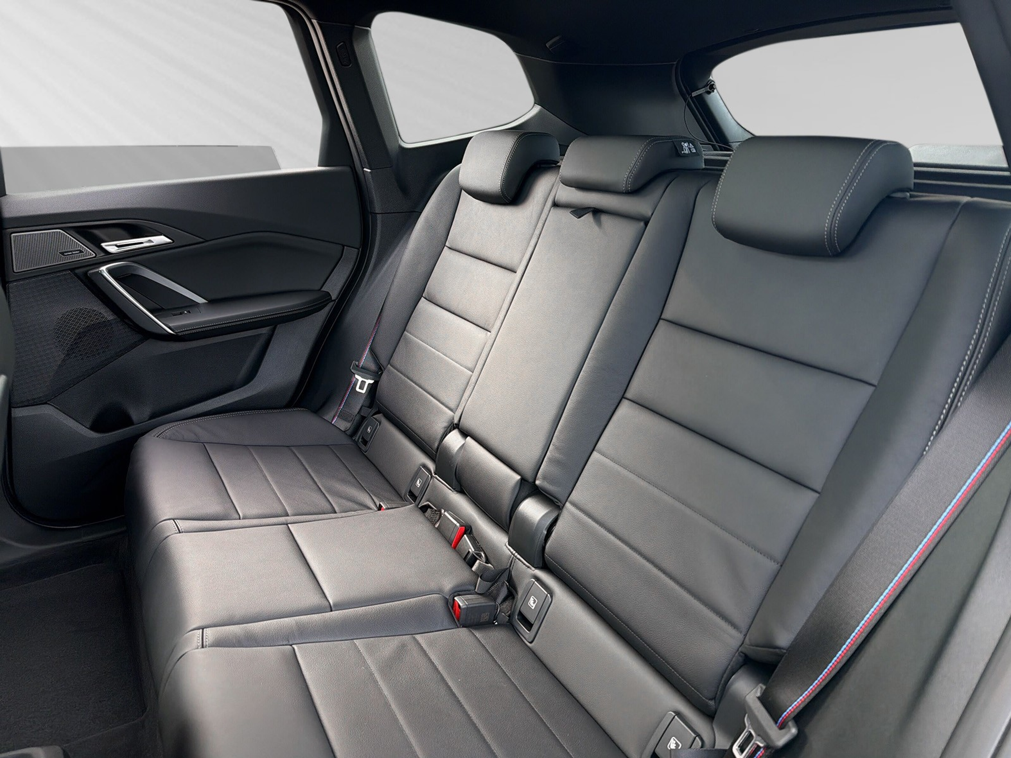 listing desktop thumbnail image 5