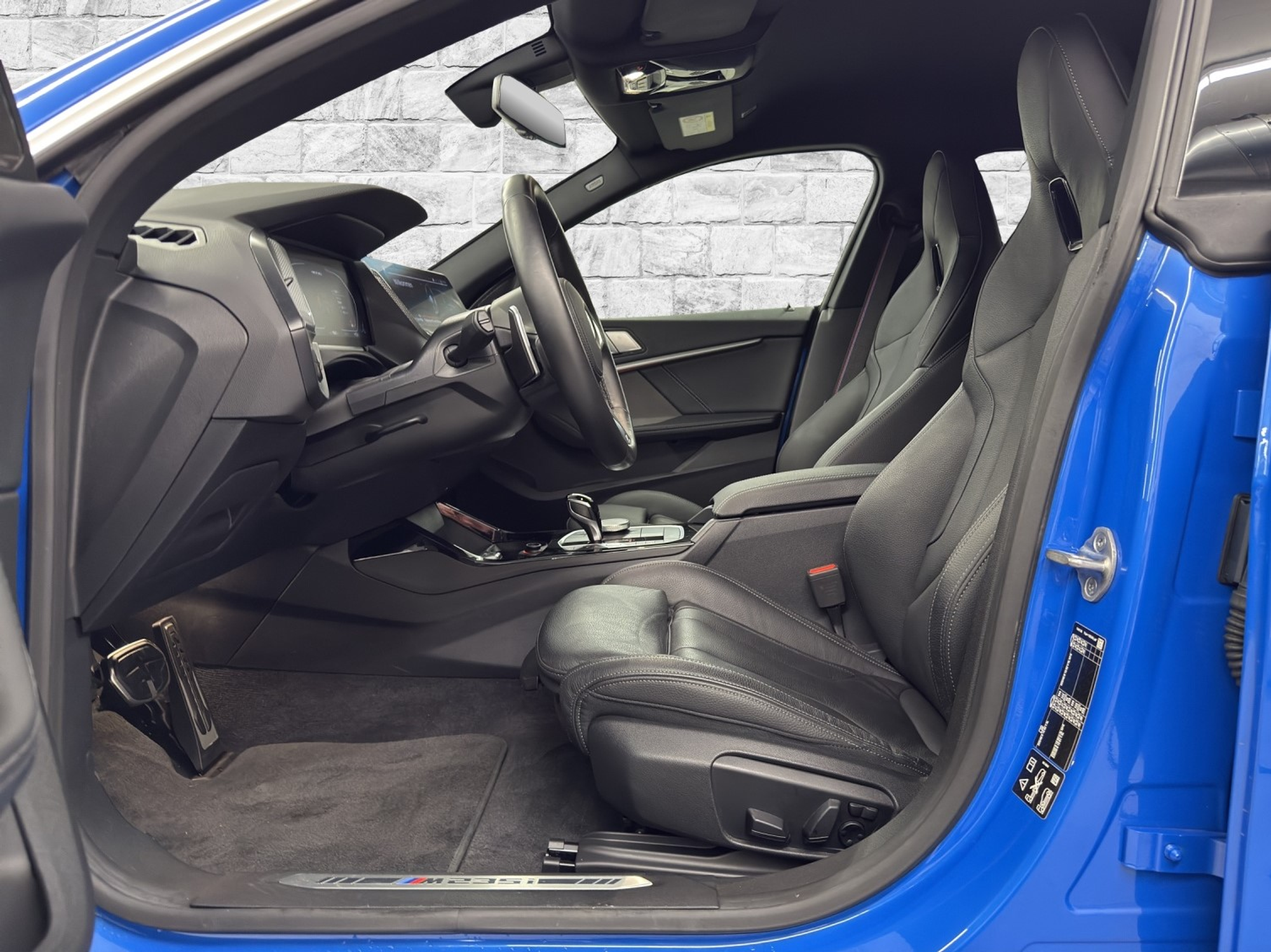 listing desktop thumbnail image 6