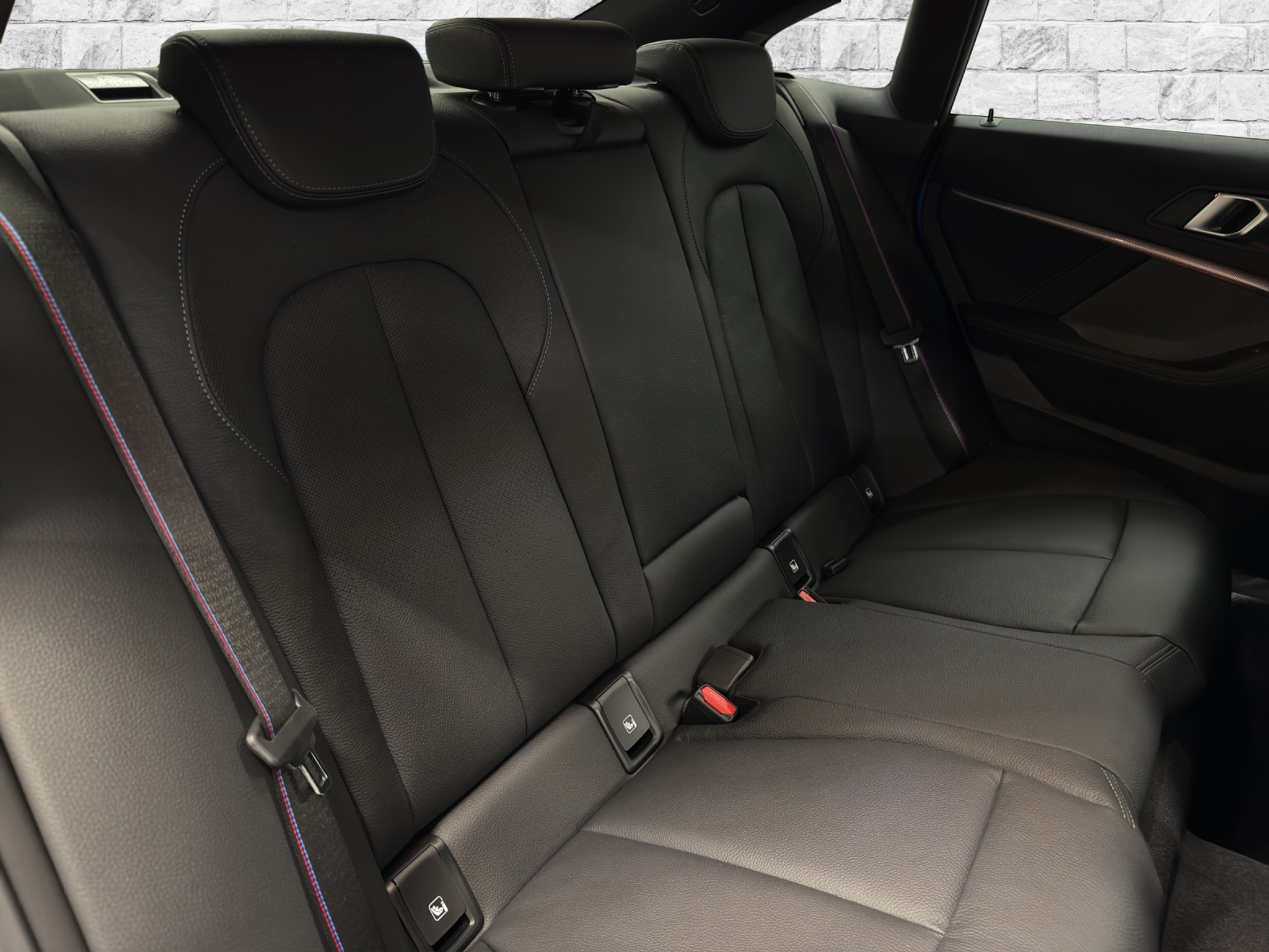 listing desktop thumbnail image 15