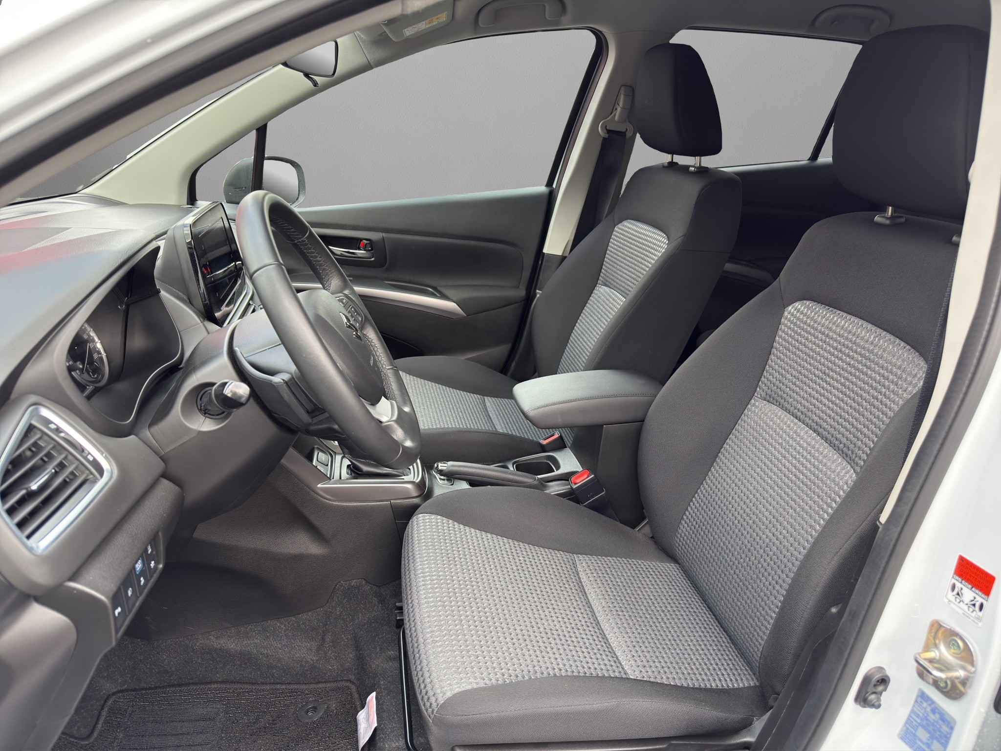 listing desktop thumbnail image 4