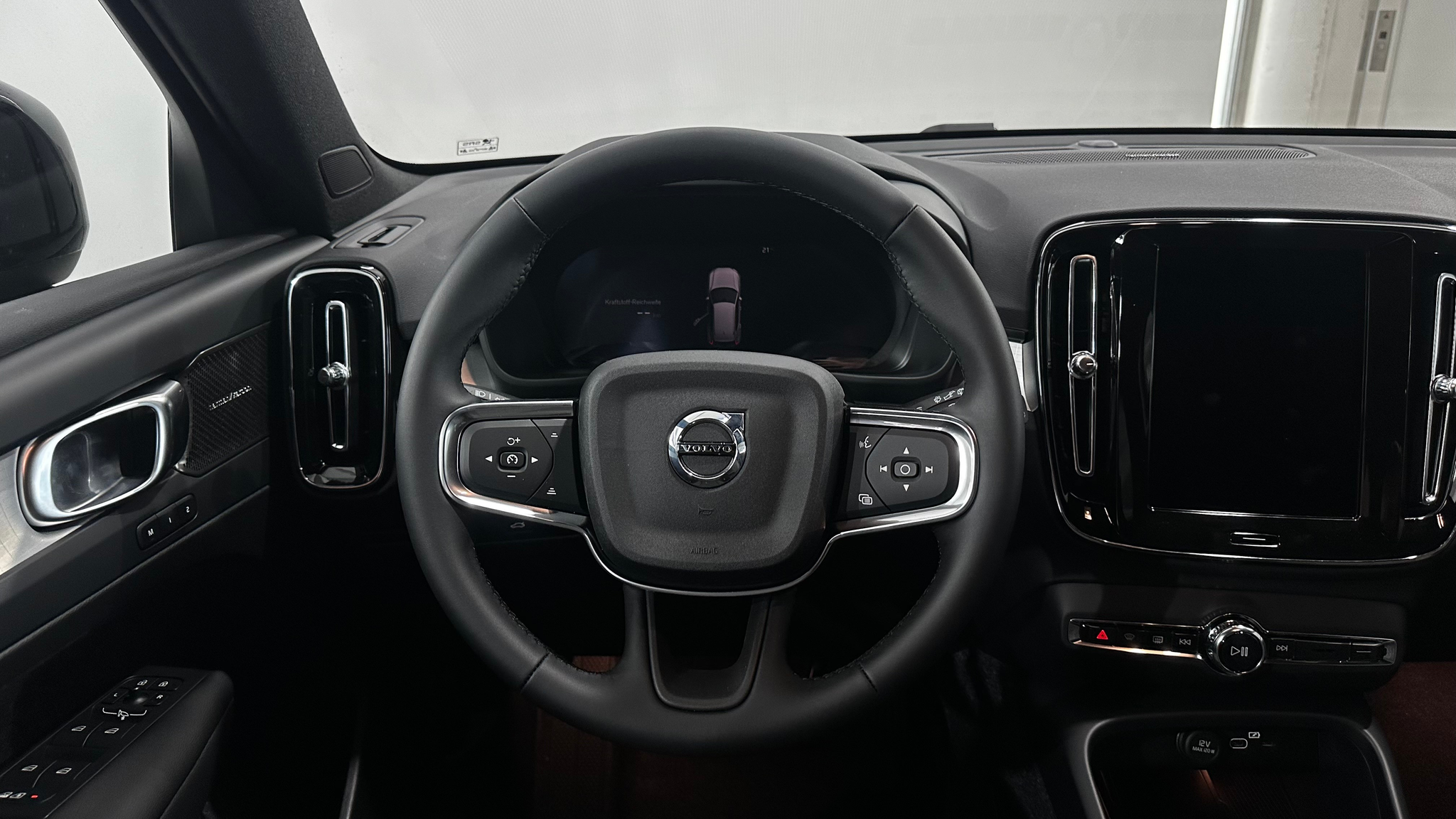 listing desktop thumbnail image 12