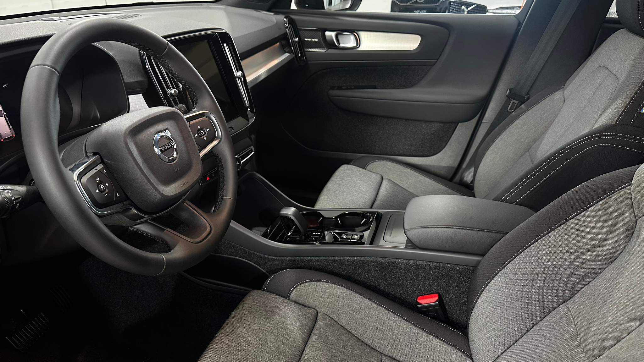 listing desktop thumbnail image 3