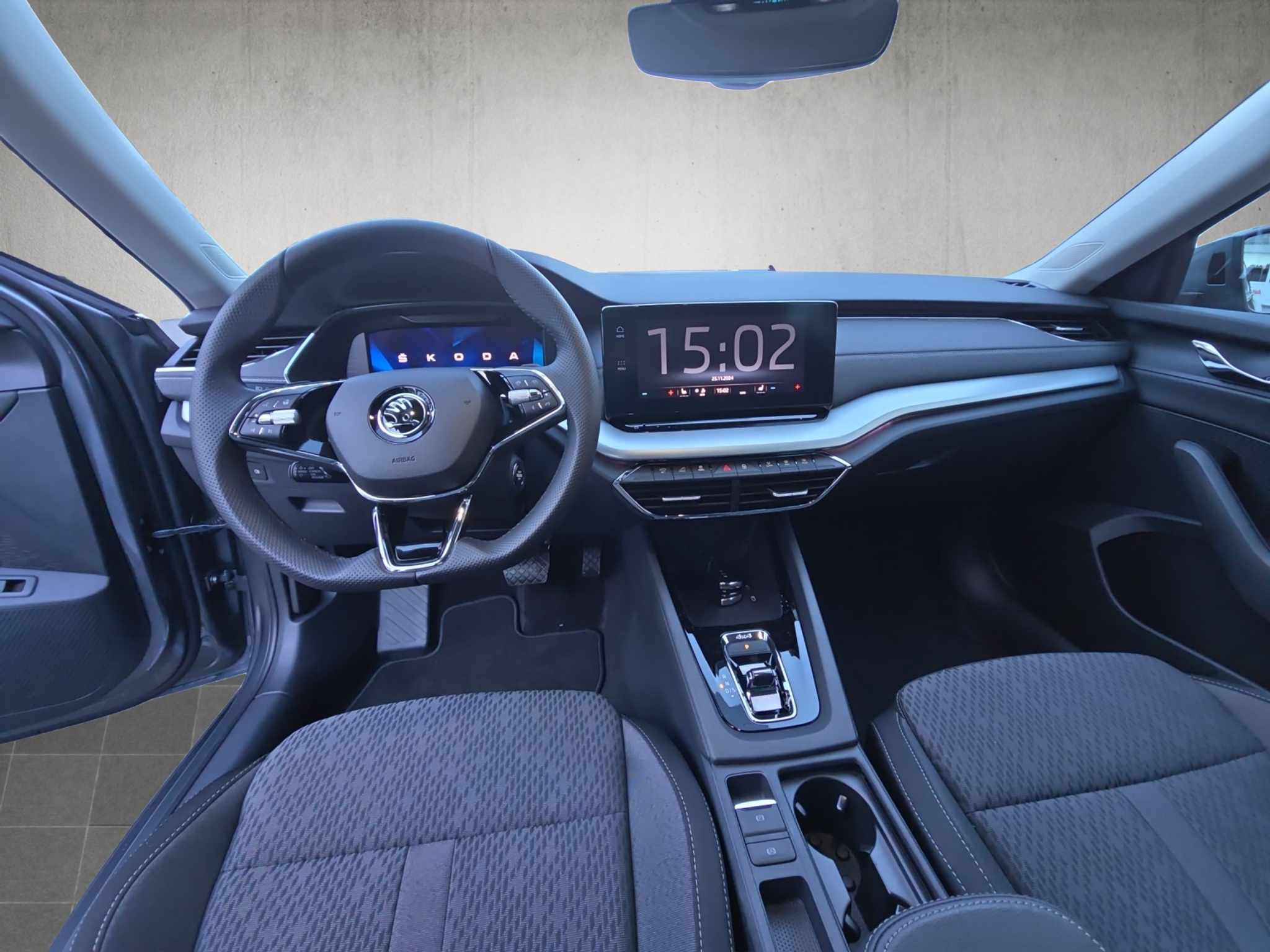 listing desktop thumbnail image 4