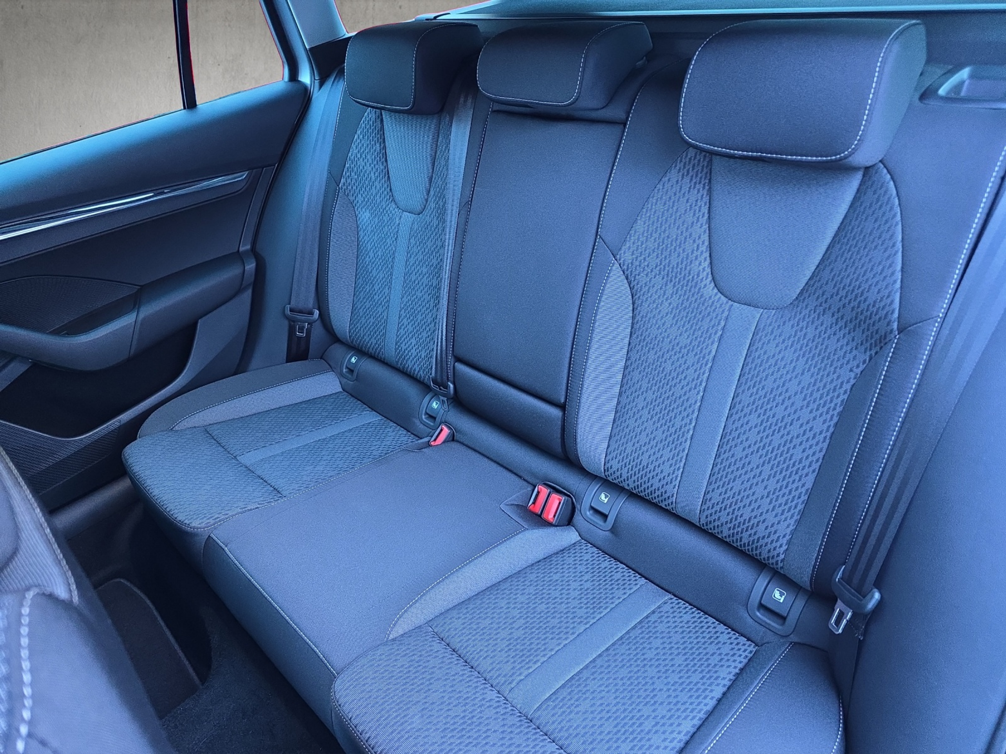 listing desktop thumbnail image 5