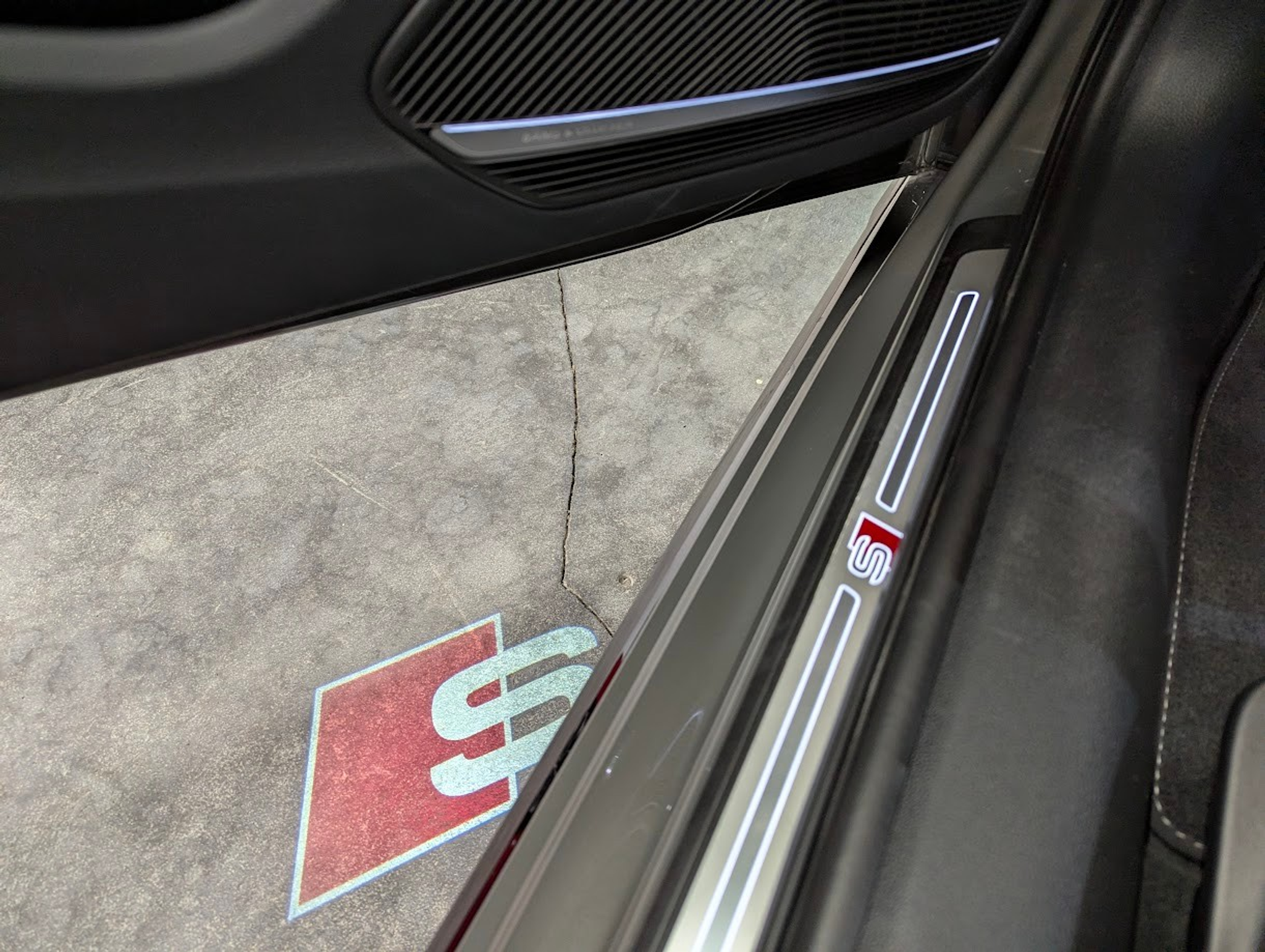 listing desktop thumbnail image 2