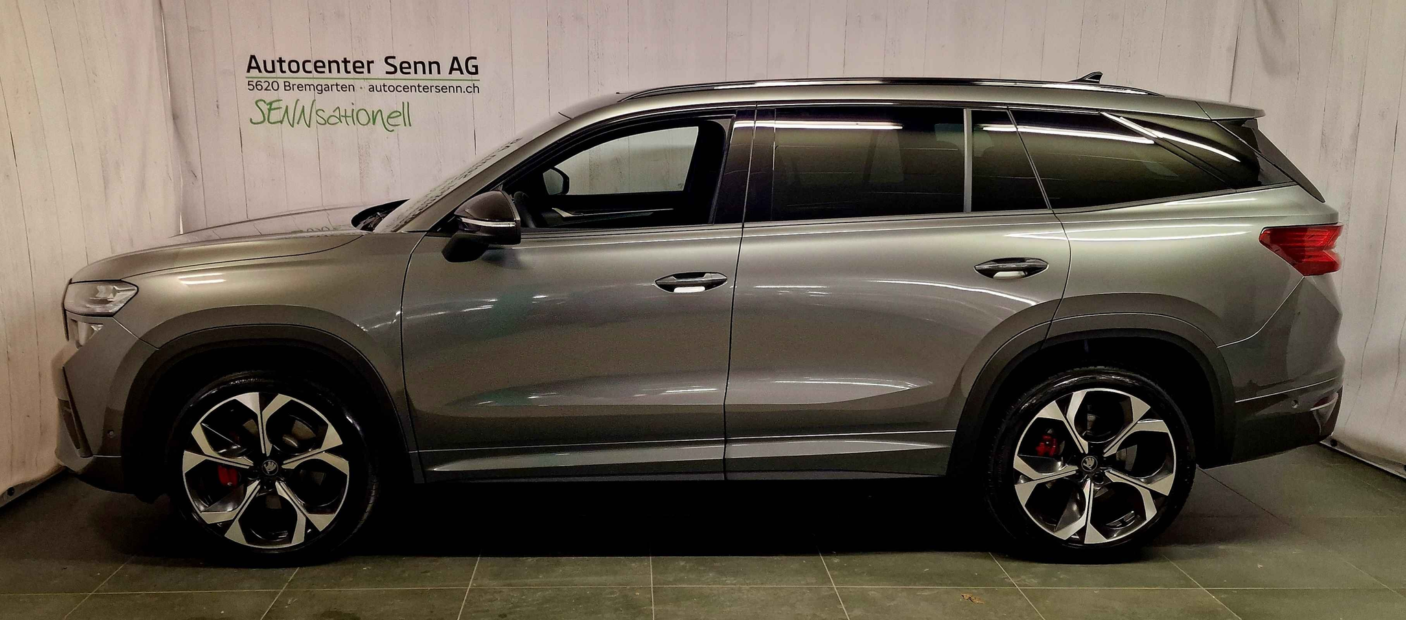 listing desktop thumbnail image 2