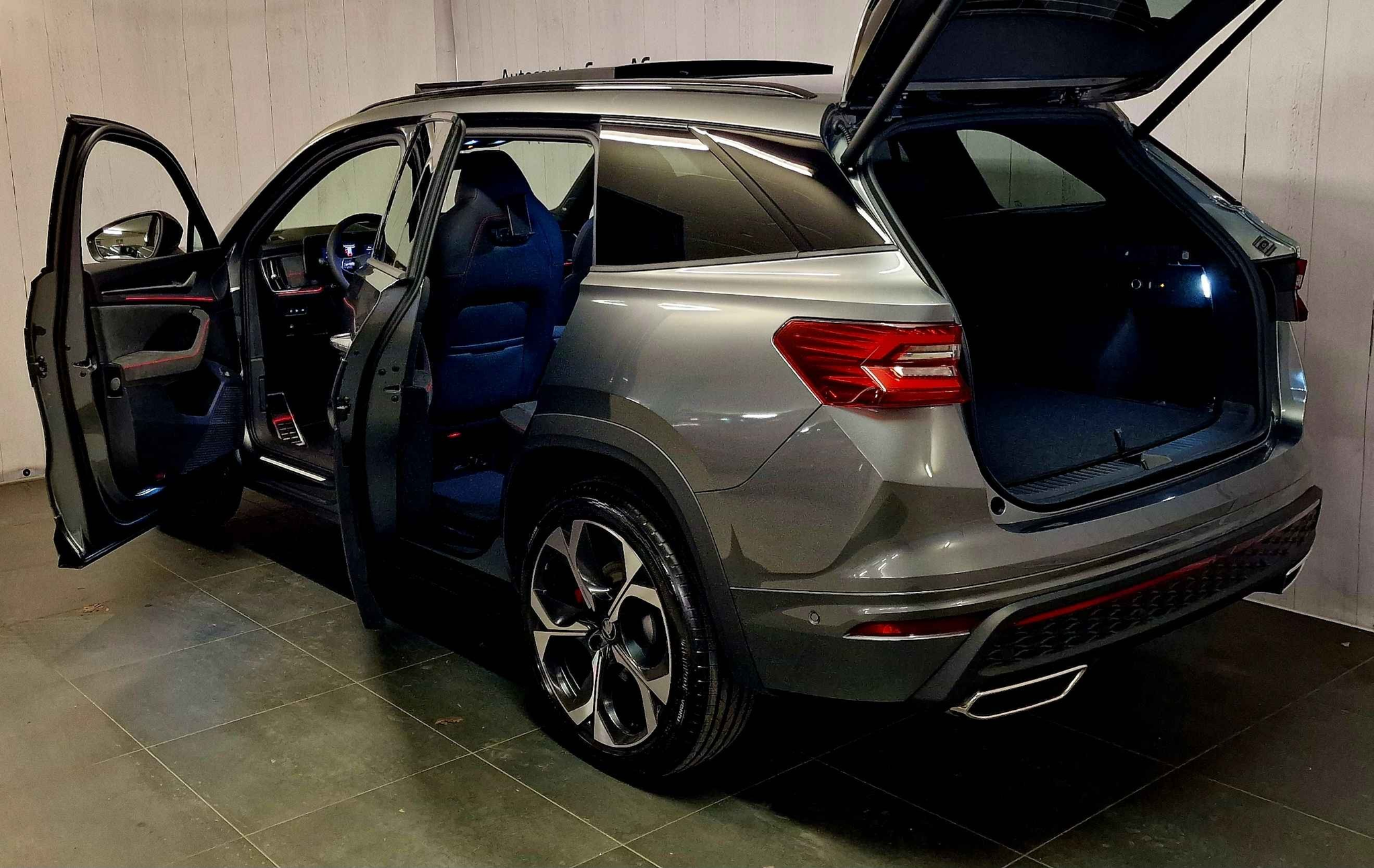 listing desktop thumbnail image 18