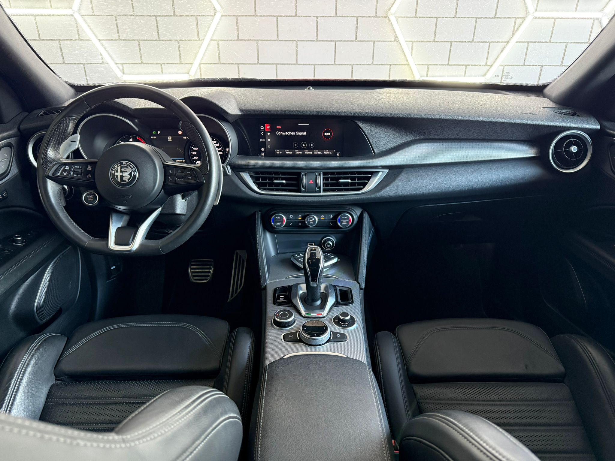 listing desktop thumbnail image 7