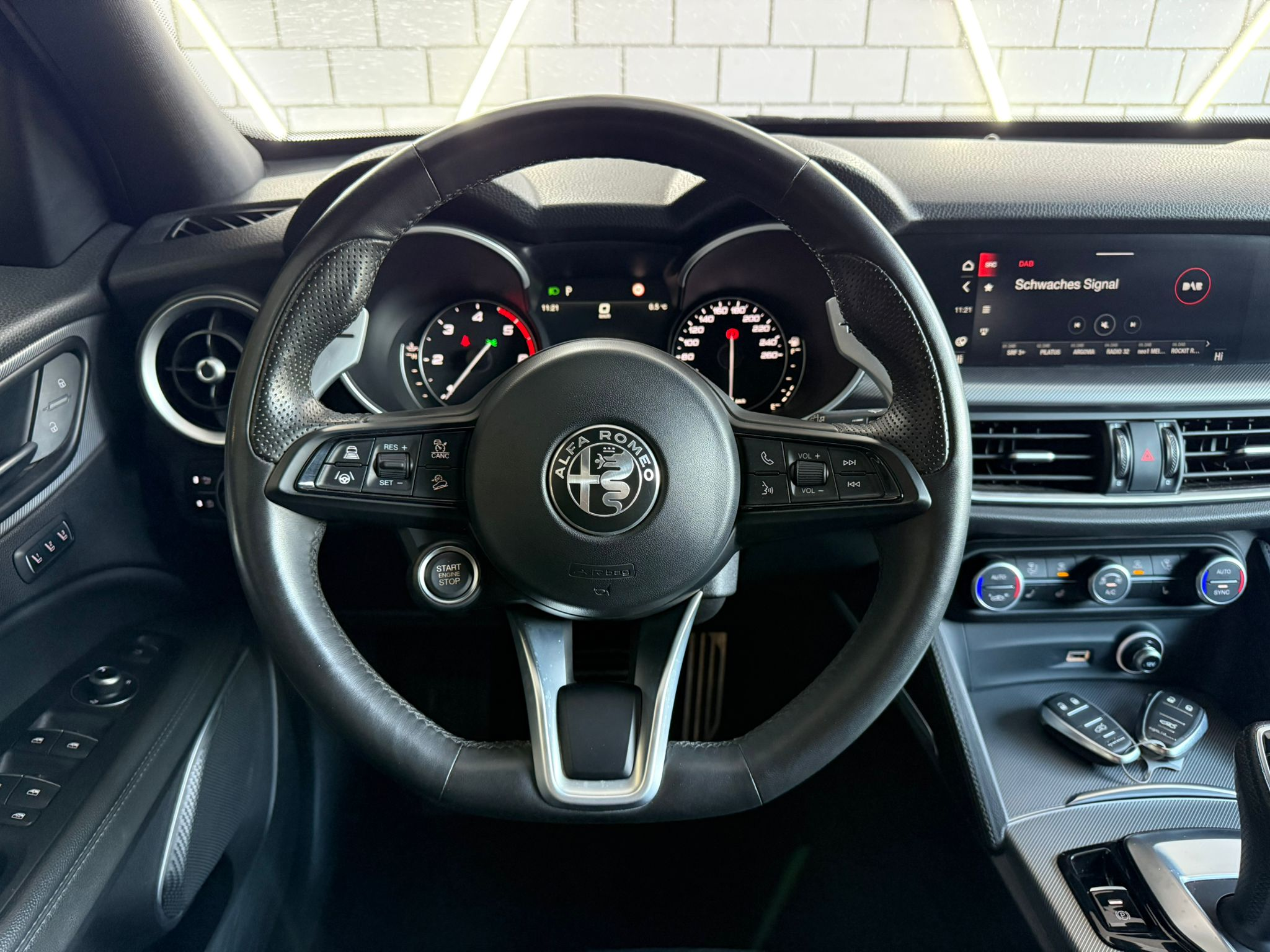 listing desktop thumbnail image 8