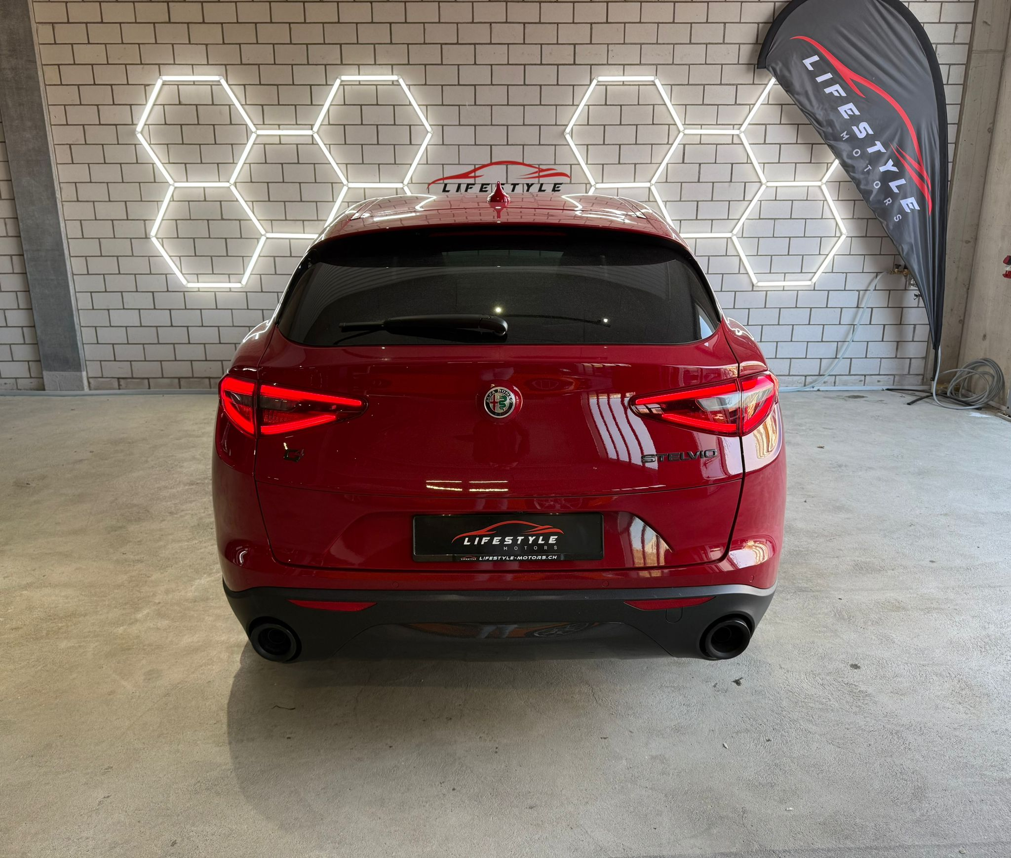 listing desktop thumbnail image 3