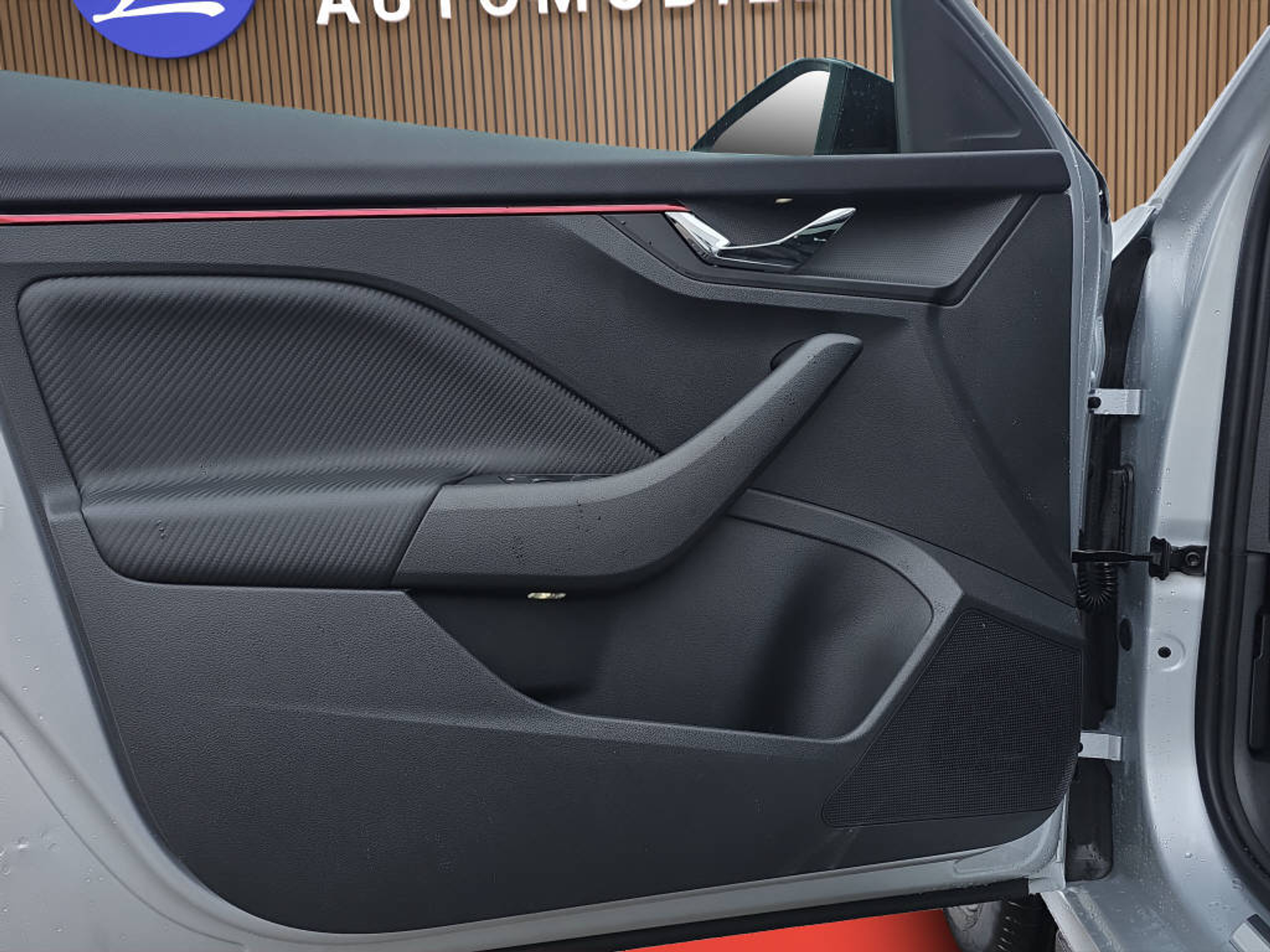 listing desktop thumbnail image 13