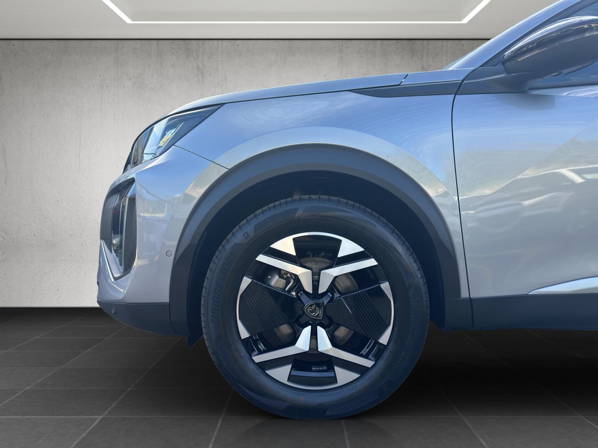 listing desktop thumbnail image 19