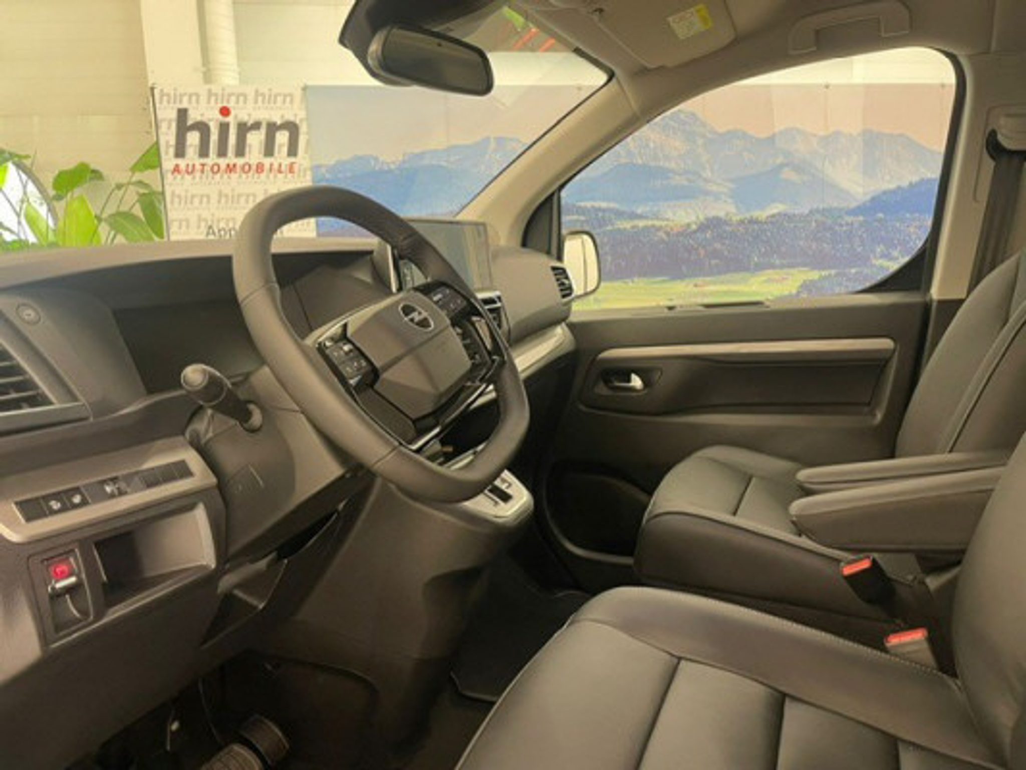 listing desktop thumbnail image 4