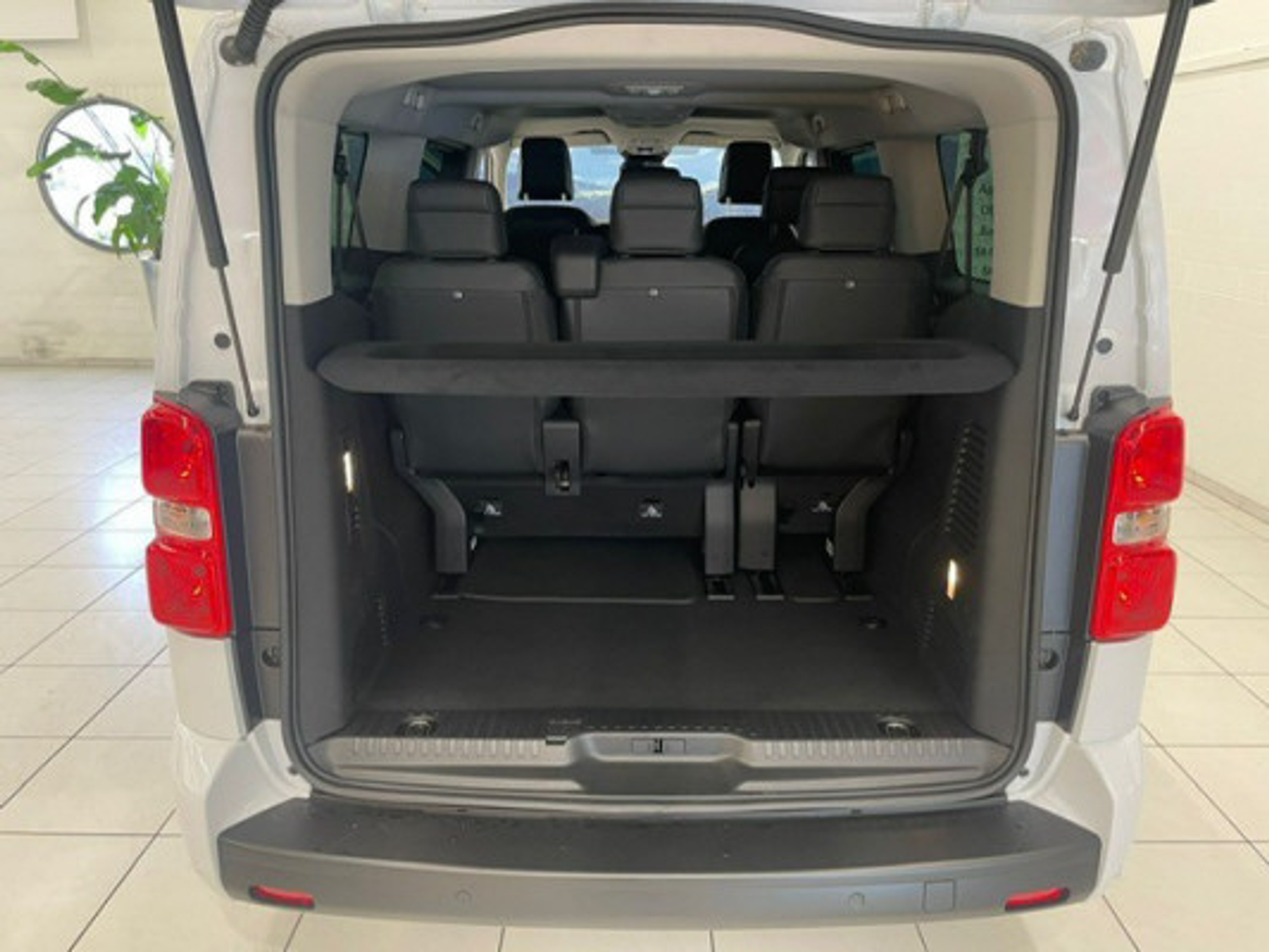 listing desktop thumbnail image 7