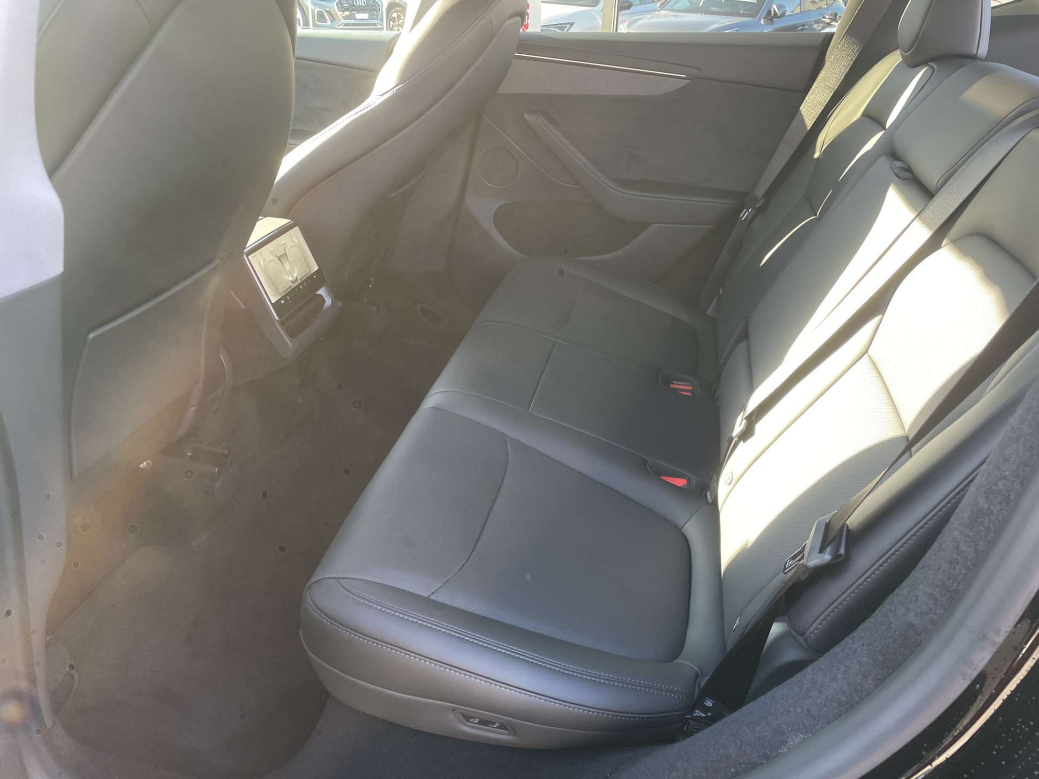 listing desktop thumbnail image 6