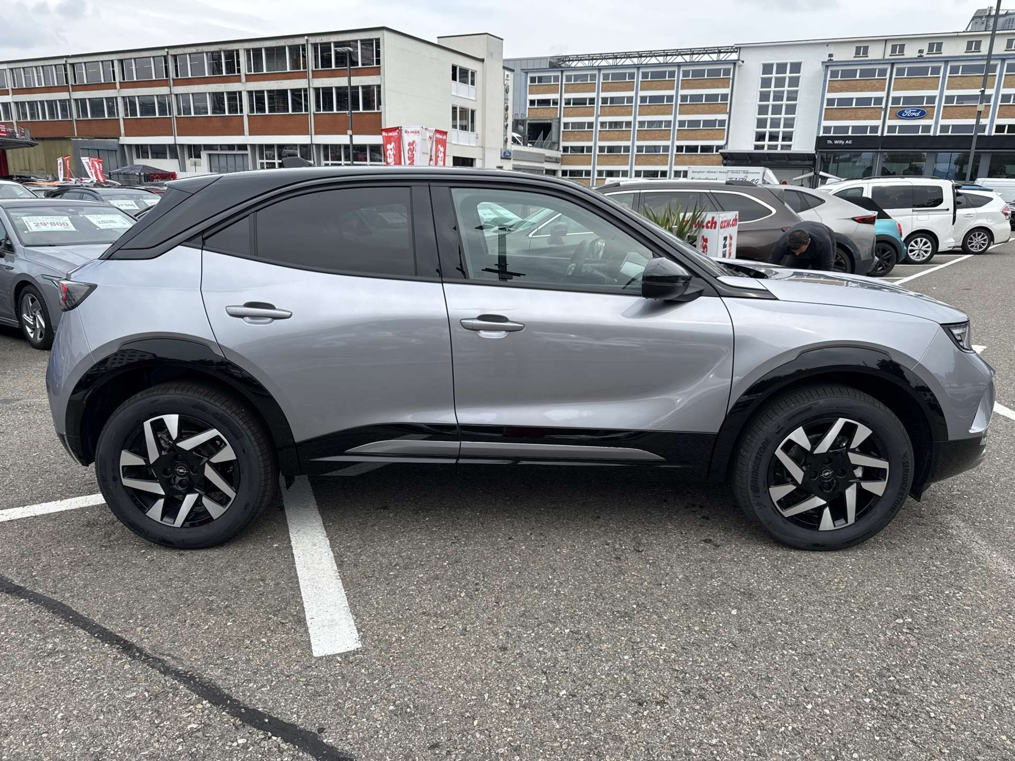 listing desktop thumbnail image 10