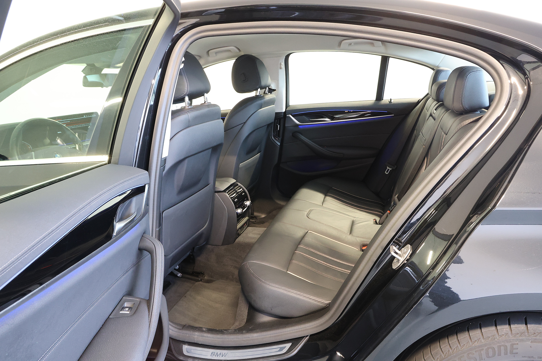 listing desktop thumbnail image 16