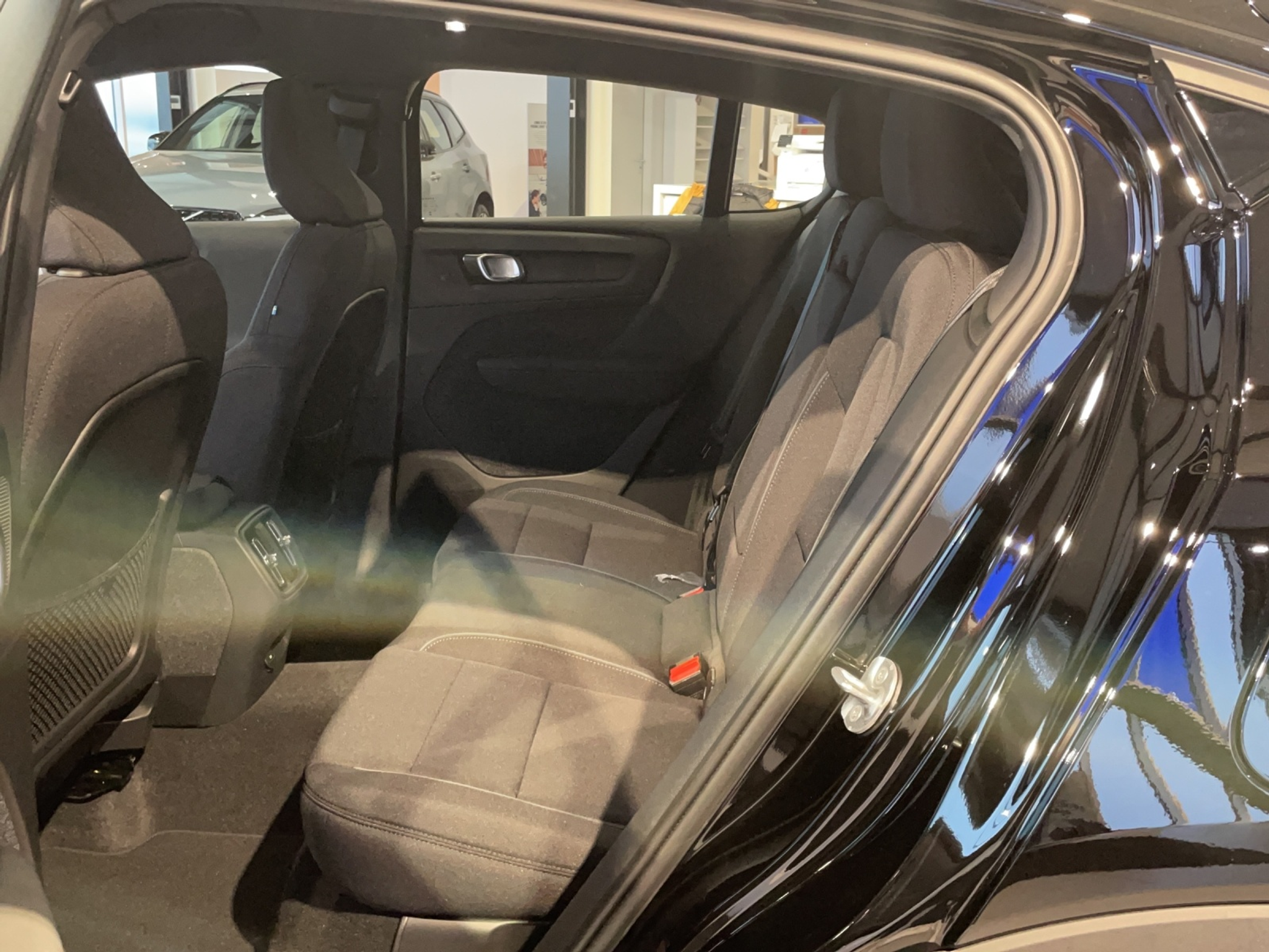 listing desktop thumbnail image 9