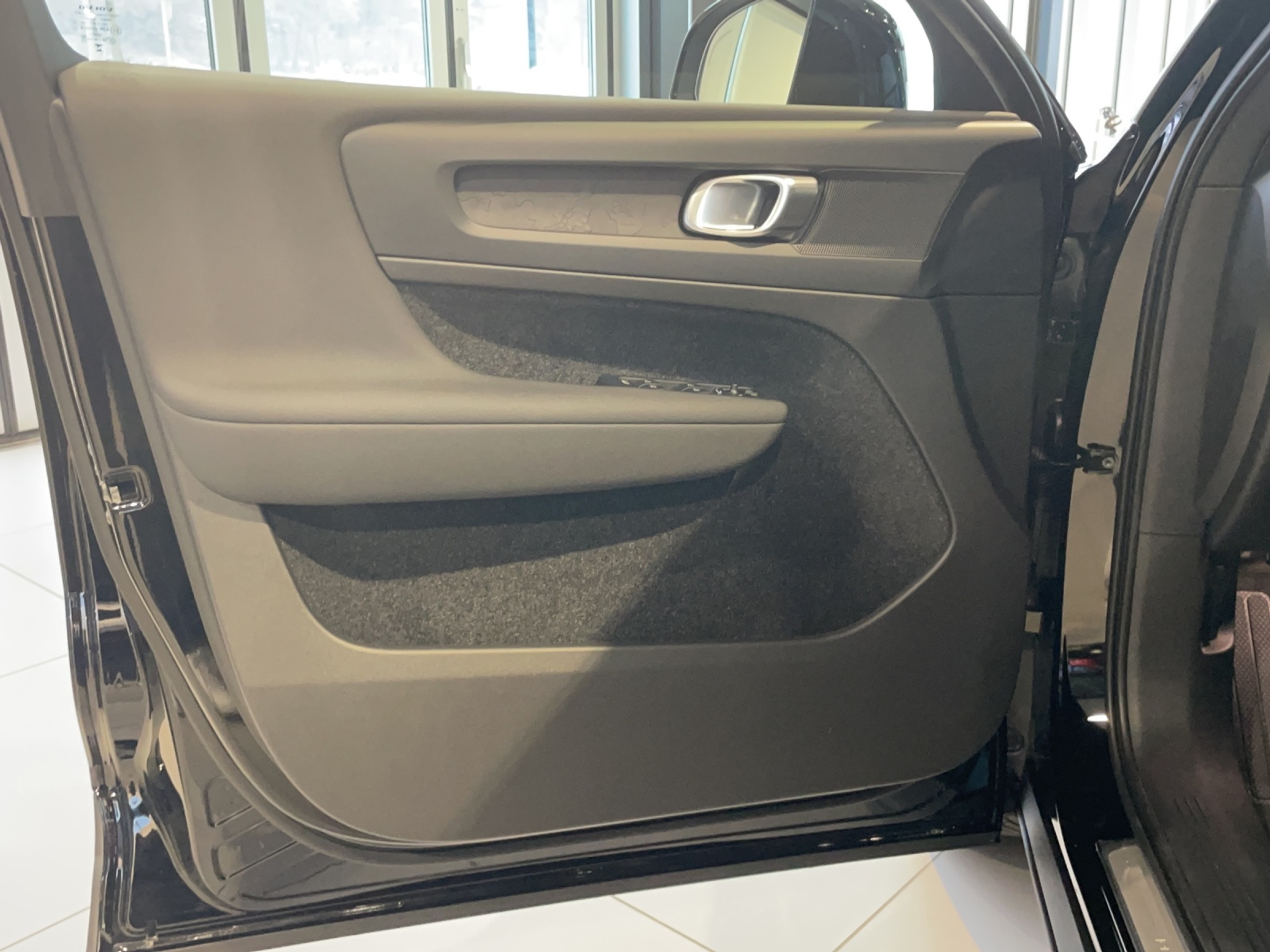 listing desktop thumbnail image 11