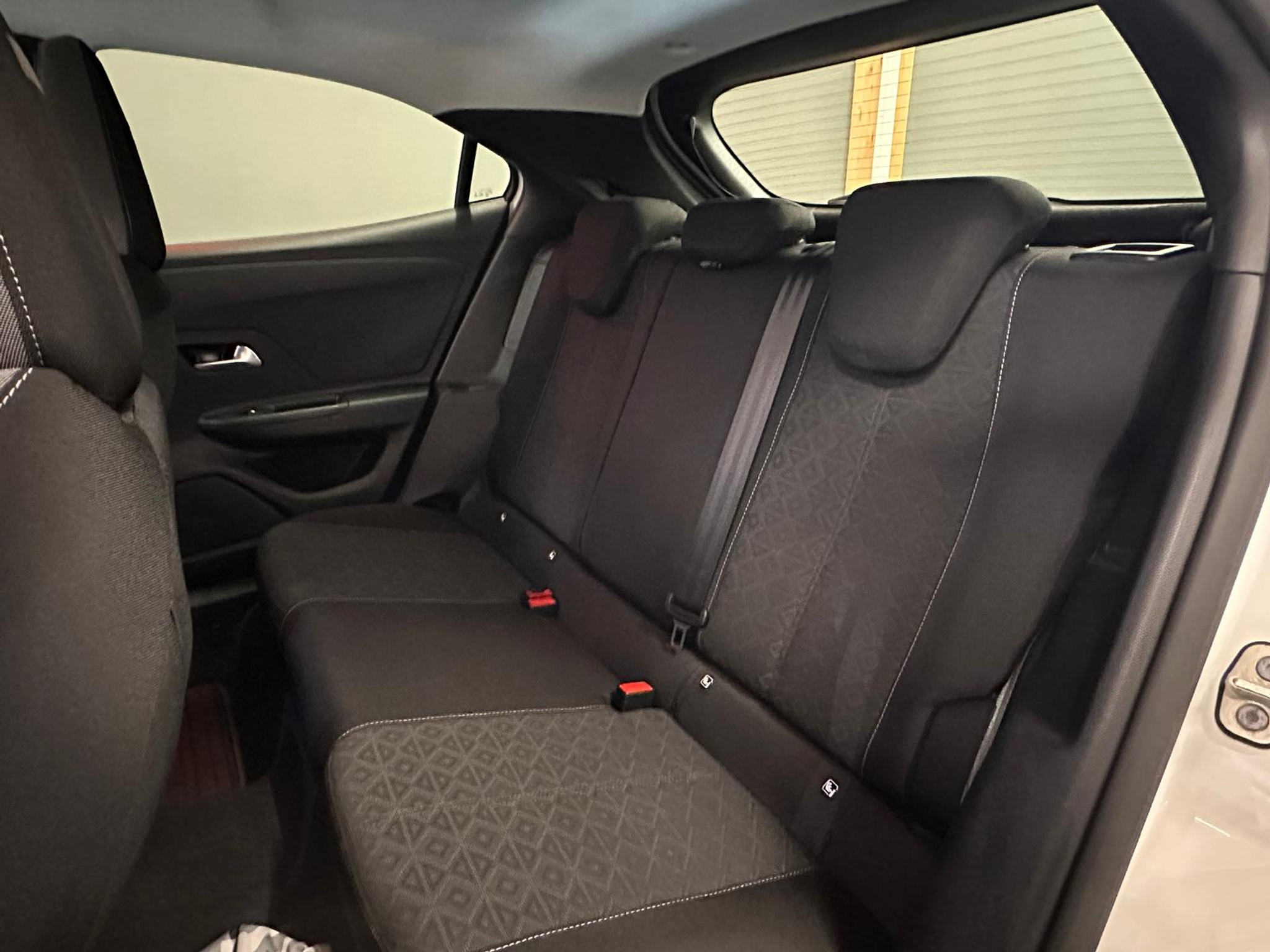 listing desktop thumbnail image 12